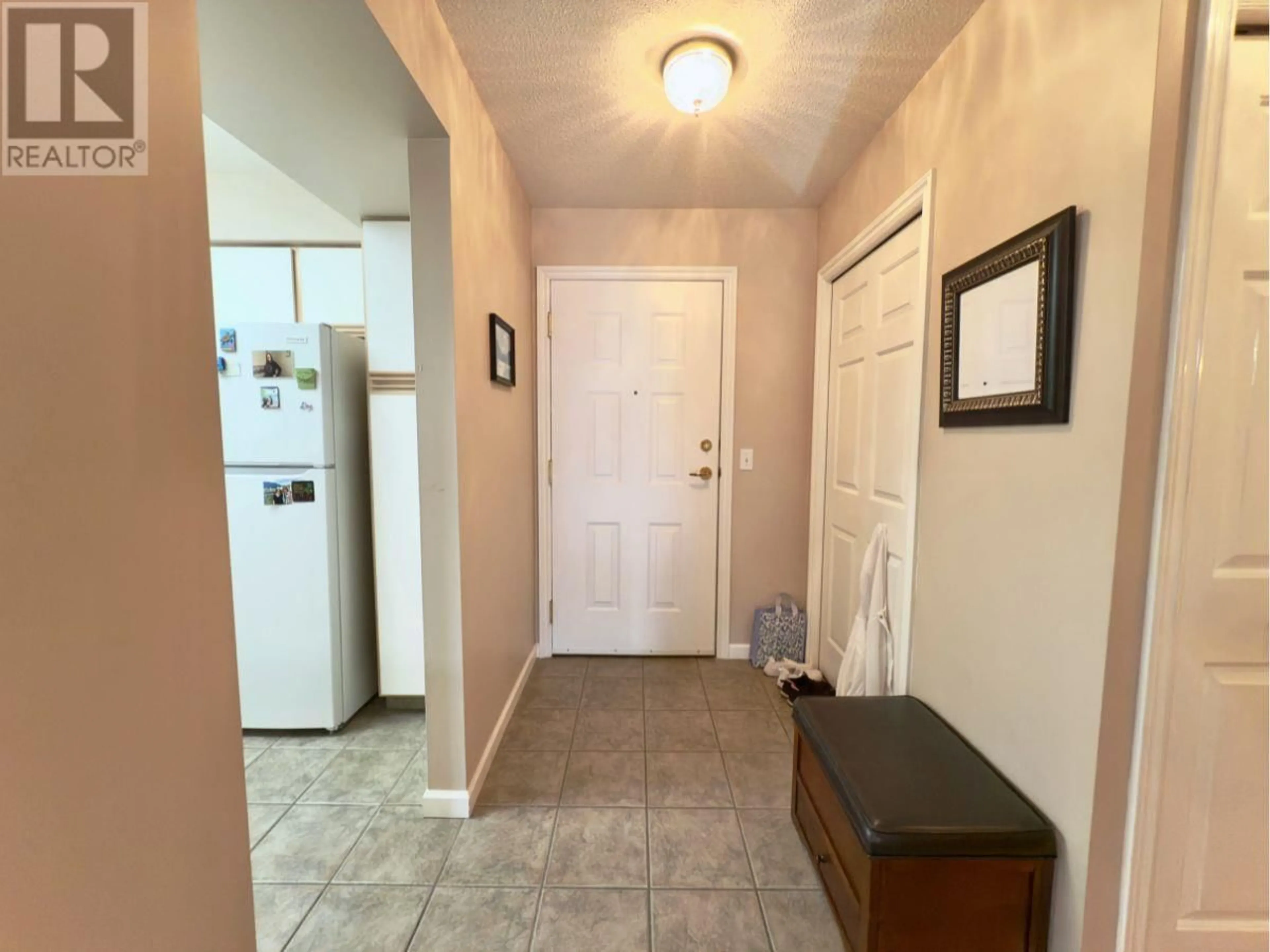 Indoor entryway for 315 - 265 SNOWSELL ROAD, Kelowna British Columbia V1V1V6