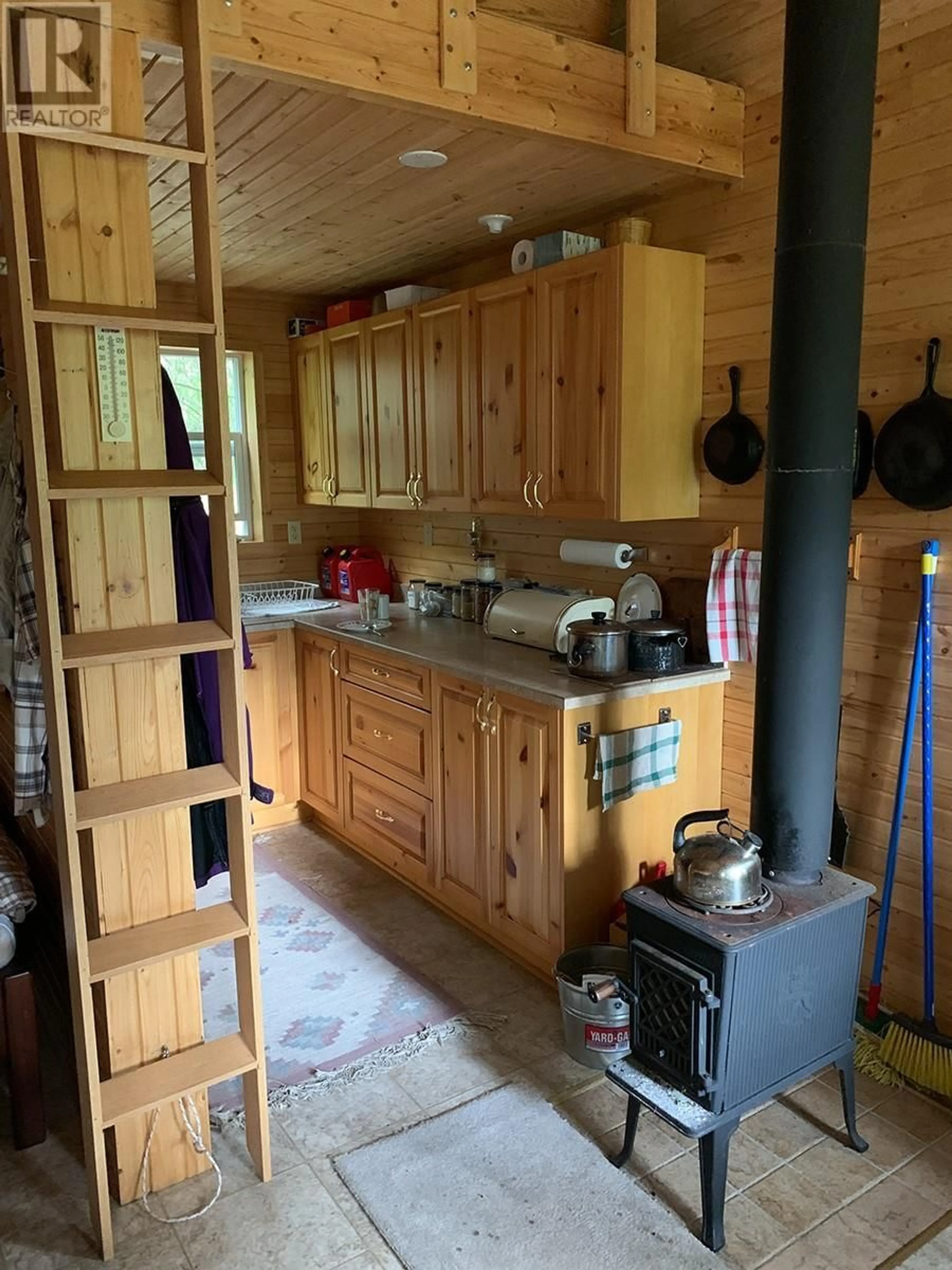 Standard kitchen, unknown for 3700 CUMMINGS ROAD, Merritt British Columbia V0K1Y0
