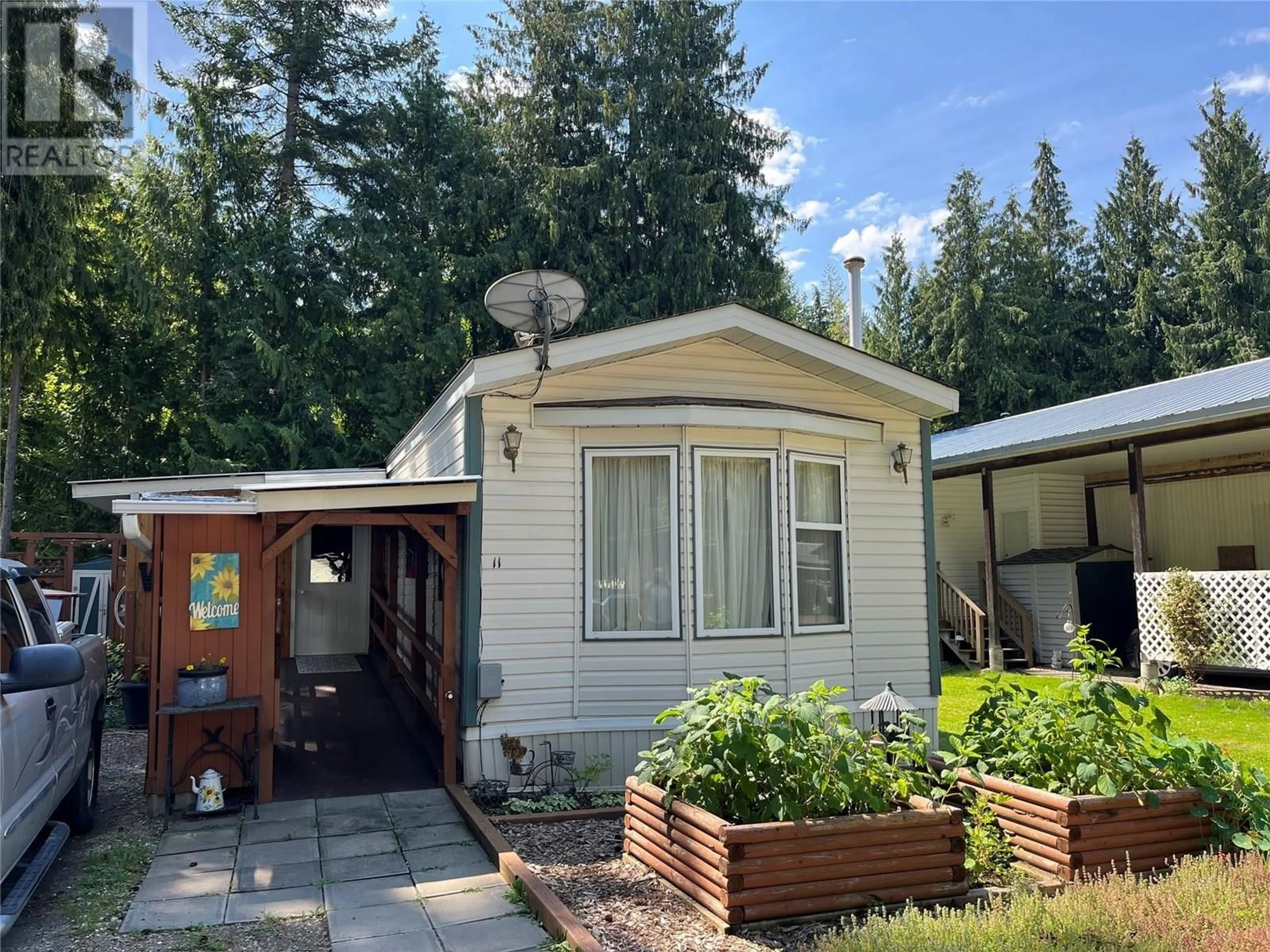 Home with vinyl exterior material, street for 11 - 469 MAIN STREET, Sicamous British Columbia V0E2V1
