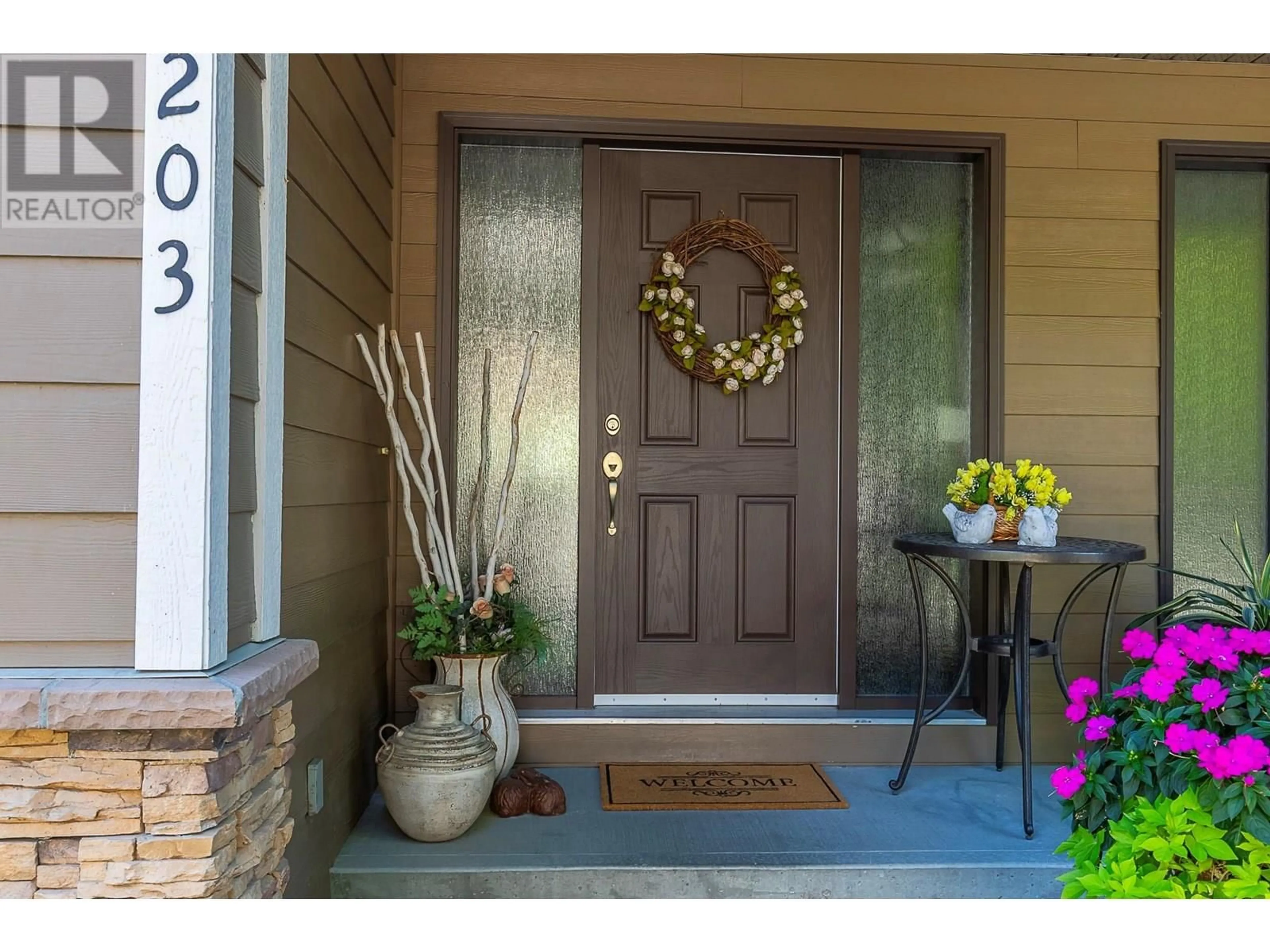 Indoor entryway for 203 - 4900 HERITAGE DRIVE, Vernon British Columbia V1T9X1