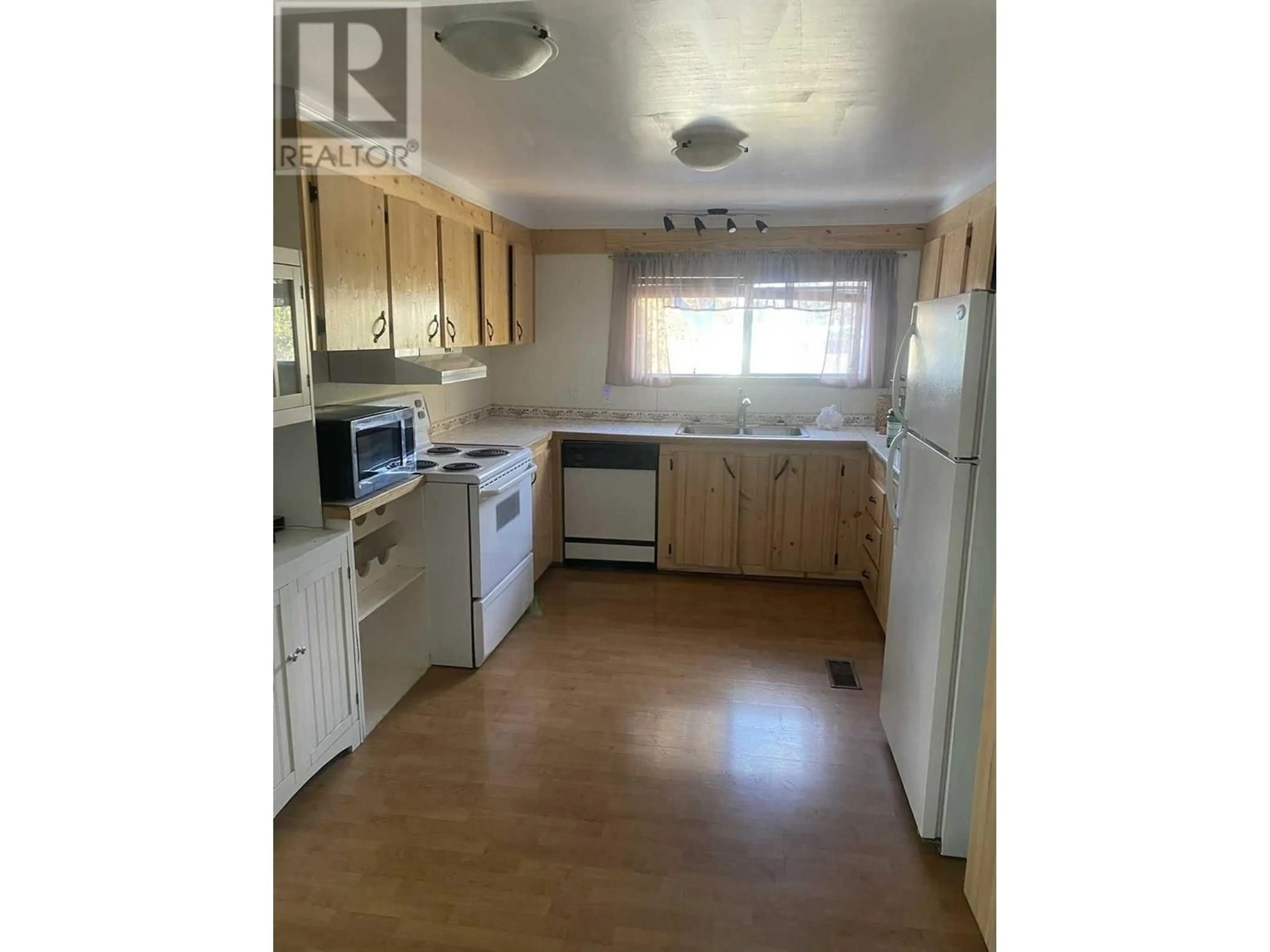 Standard kitchen, wood/laminate floor for 19 JASPER DRIVE, Logan Lake British Columbia V0K1W0