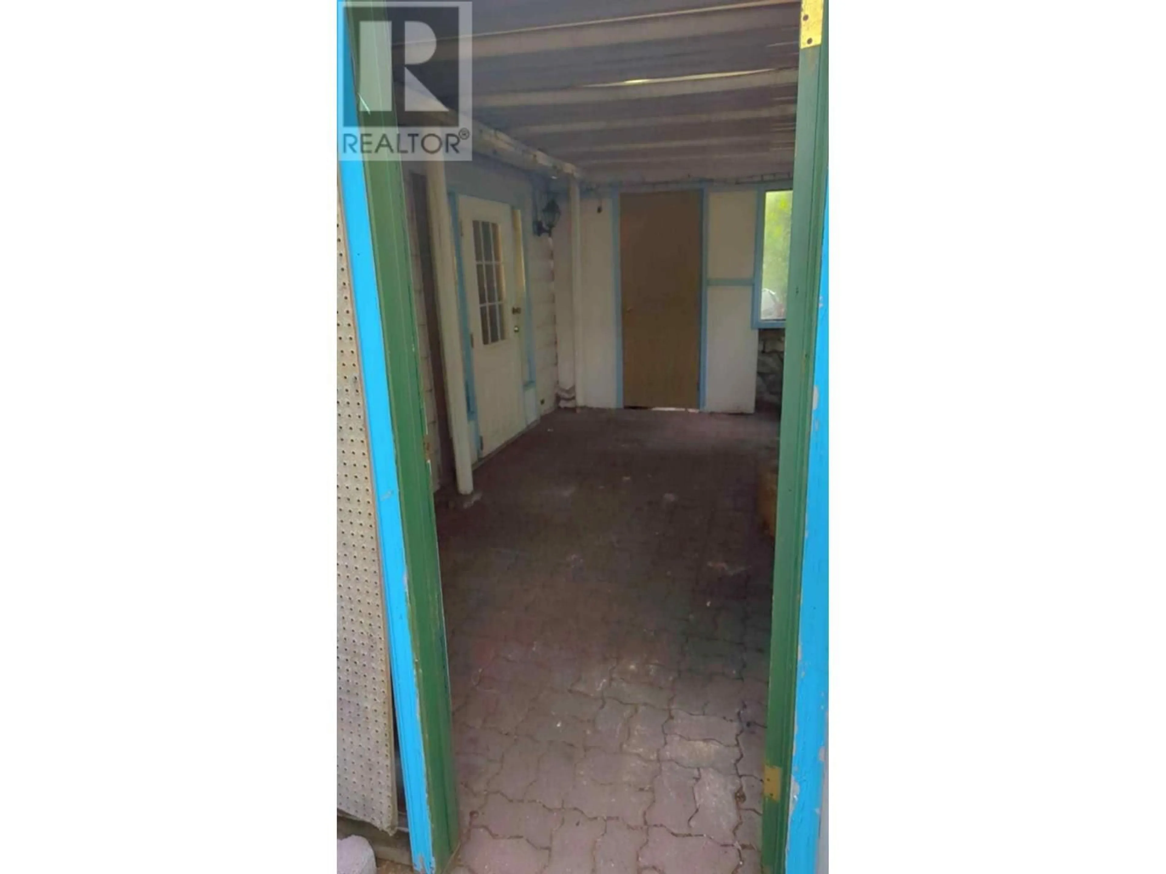 Indoor foyer for 19 JASPER DRIVE, Logan Lake British Columbia V0K1W0