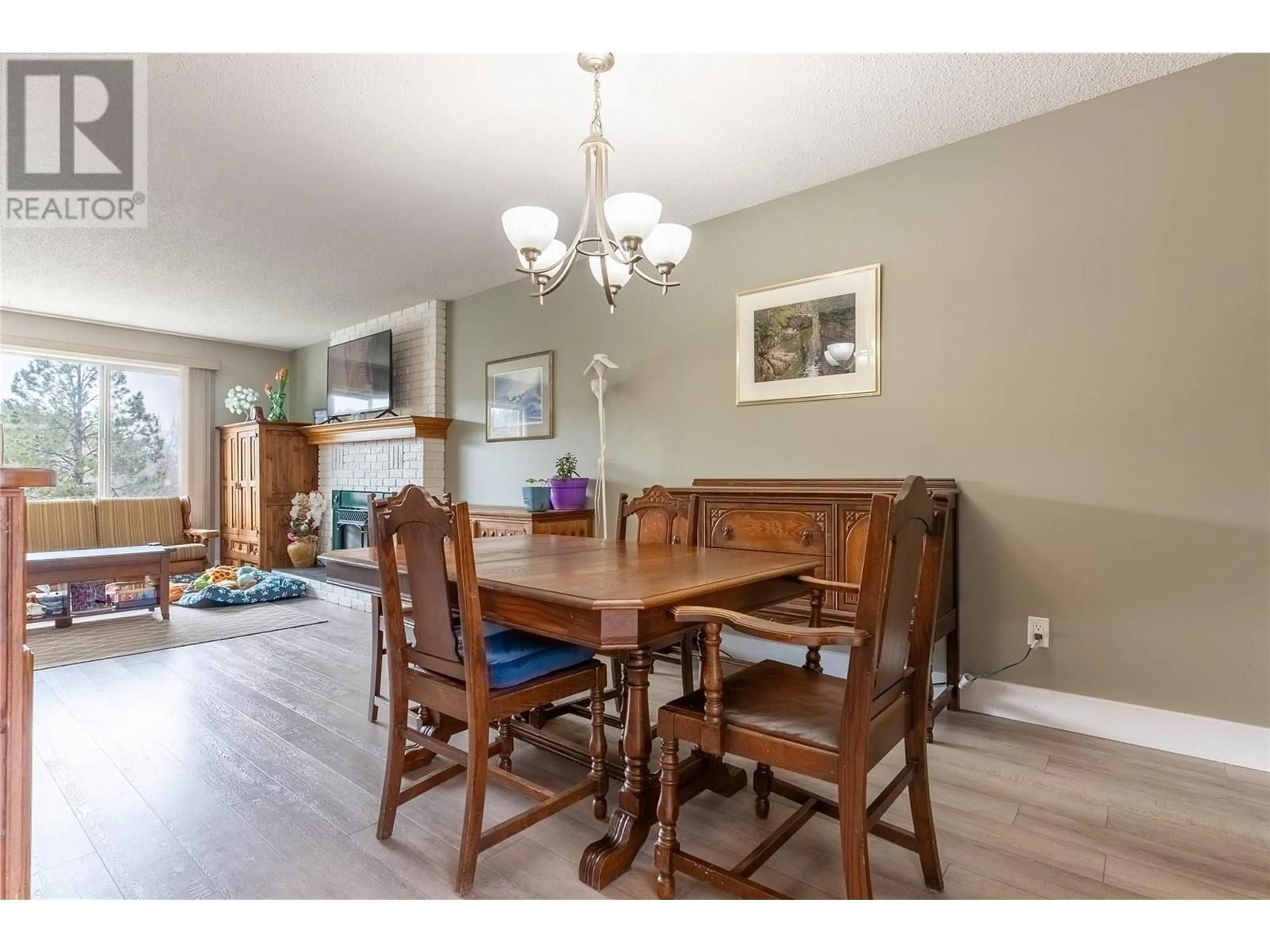 Dining room, wood/laminate floor for 281 POPLAR DRIVE, Logan Lake British Columbia V0K1W0