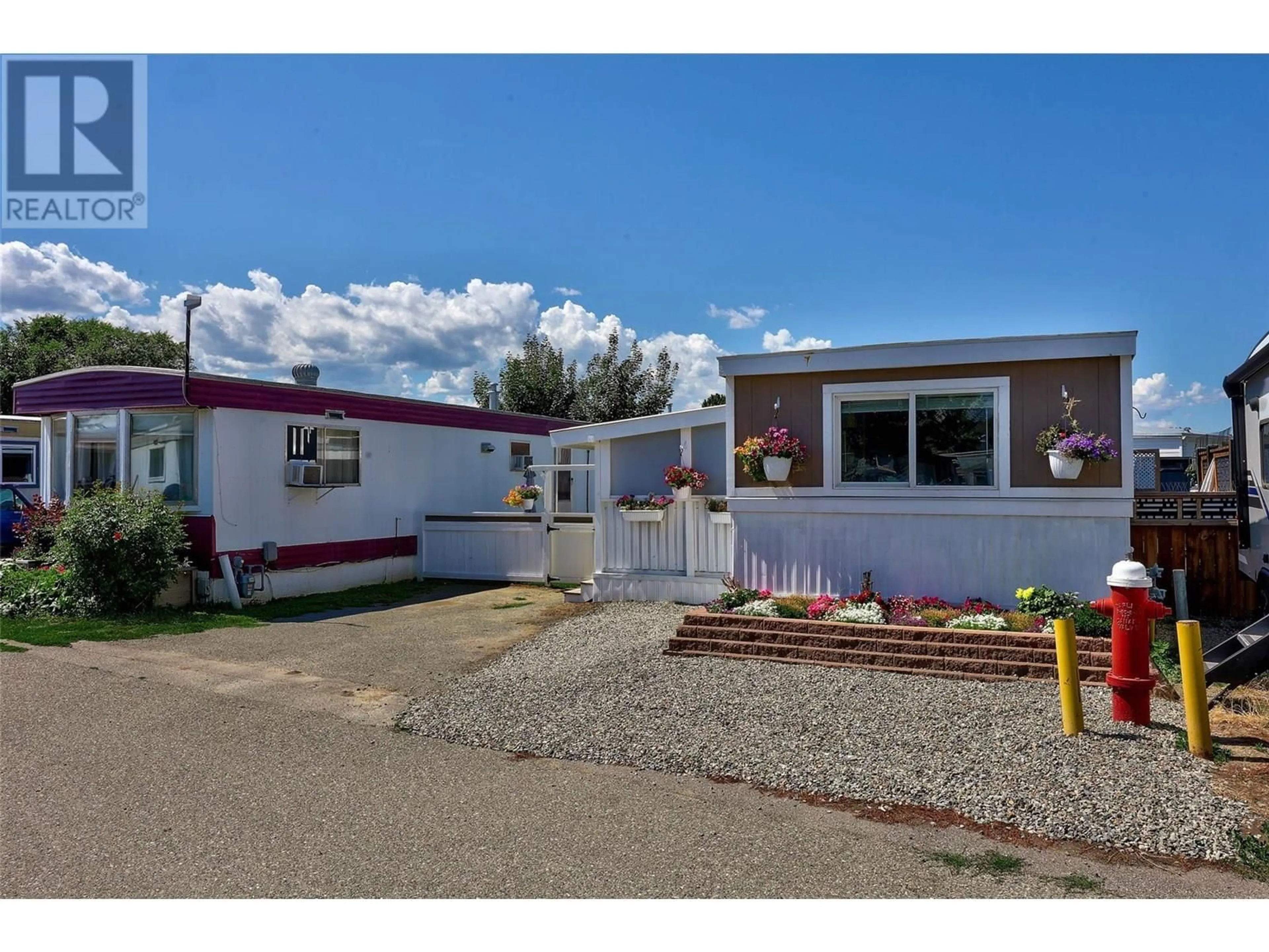 Home with vinyl exterior material, street for 61 - 1655 ORD ROAD, Kamloops British Columbia V2B7V6