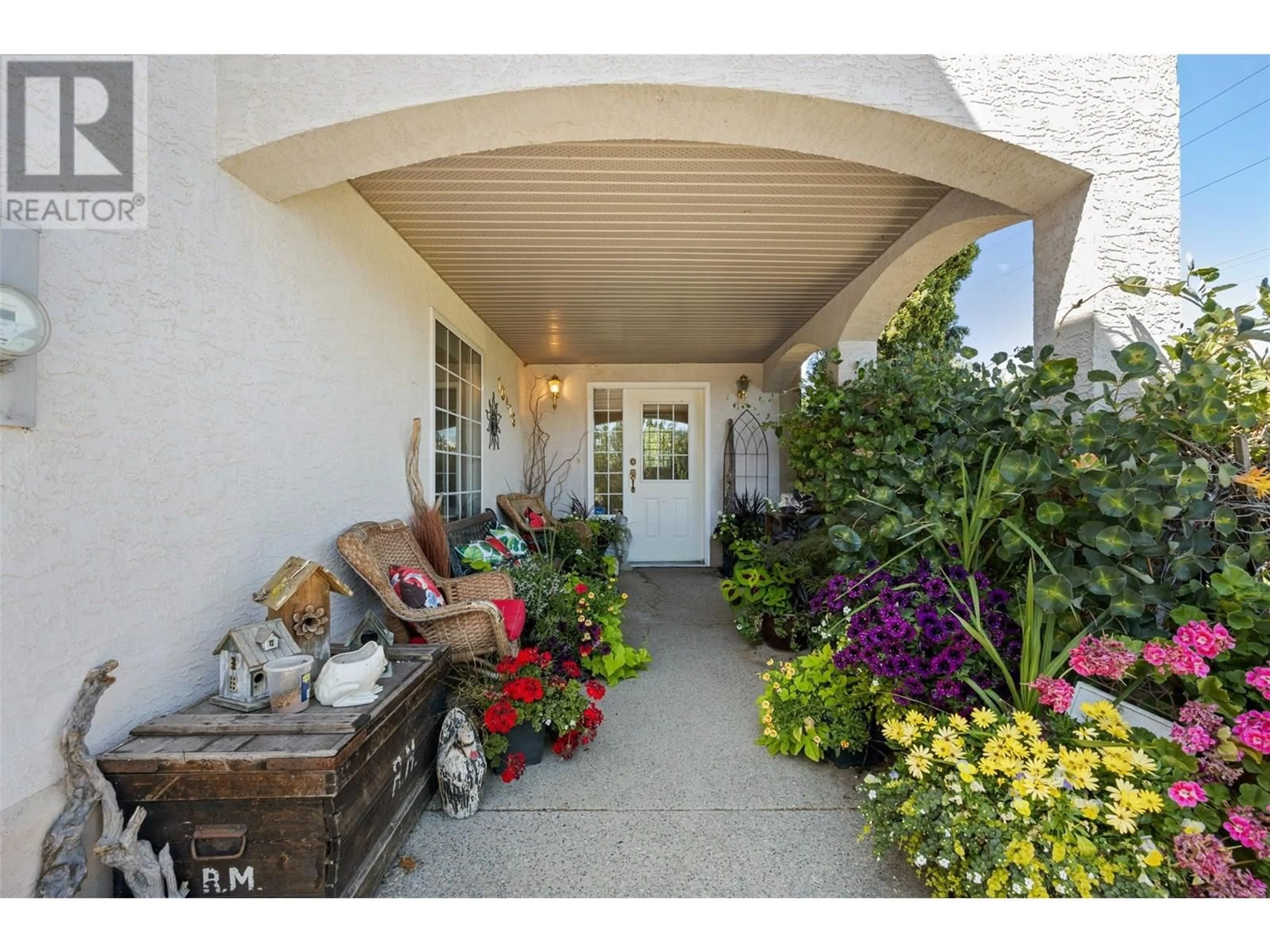 Indoor entryway for 10416 GIANTS HEAD ROAD, Summerland British Columbia V0H1Z7