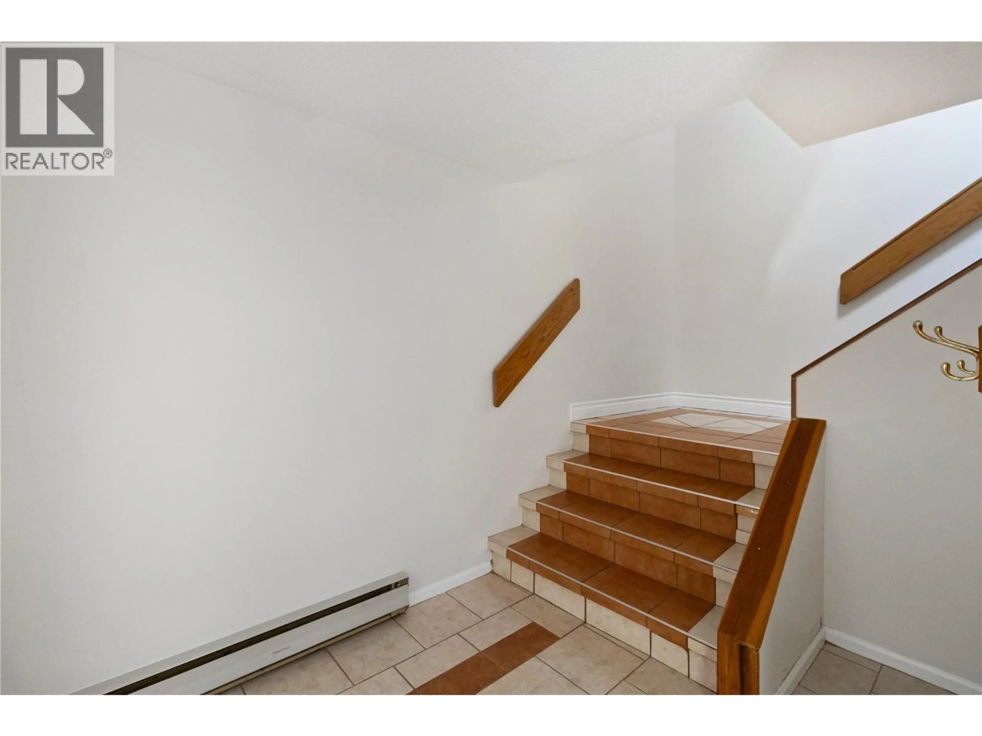 Stairs for 2066 EAGLE BAY ROAD, Blind Bay British Columbia V0E1H1