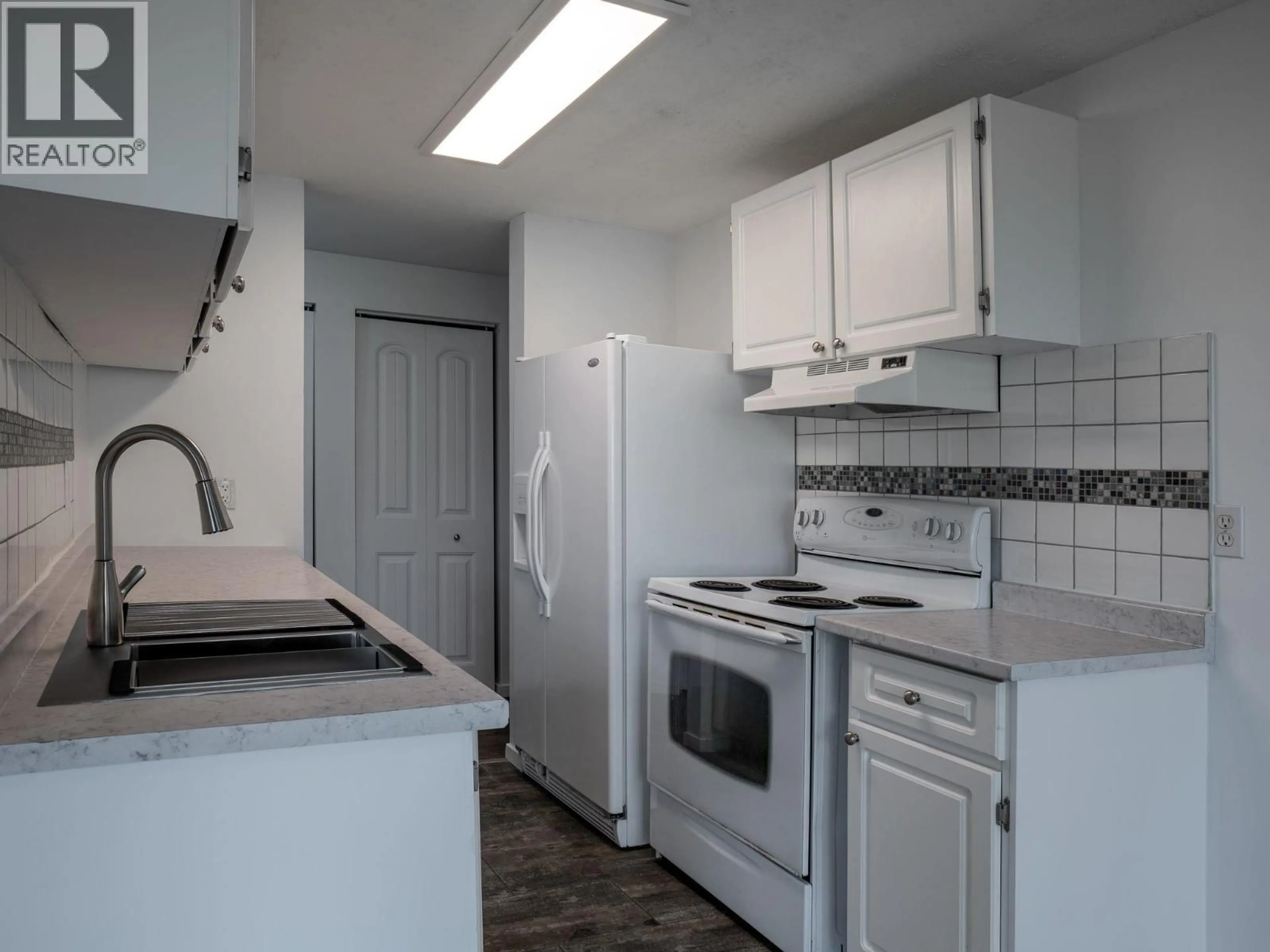 Standard kitchen, unknown for 124 - 3505 38 STREET, Vernon British Columbia V1T6X1