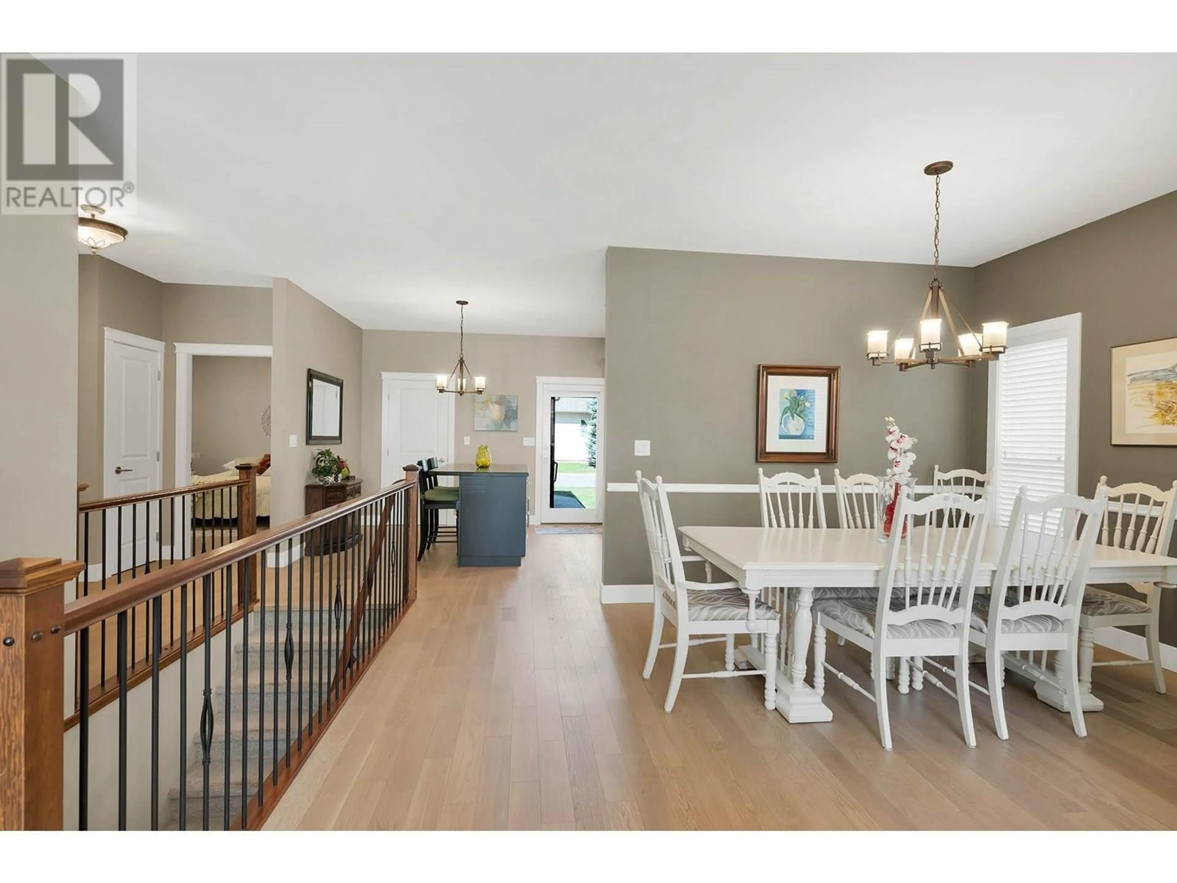 Dining room, wood/laminate floor for 123 - 2920 VALLEYVIEW DRIVE, Kamloops British Columbia V2C0A8