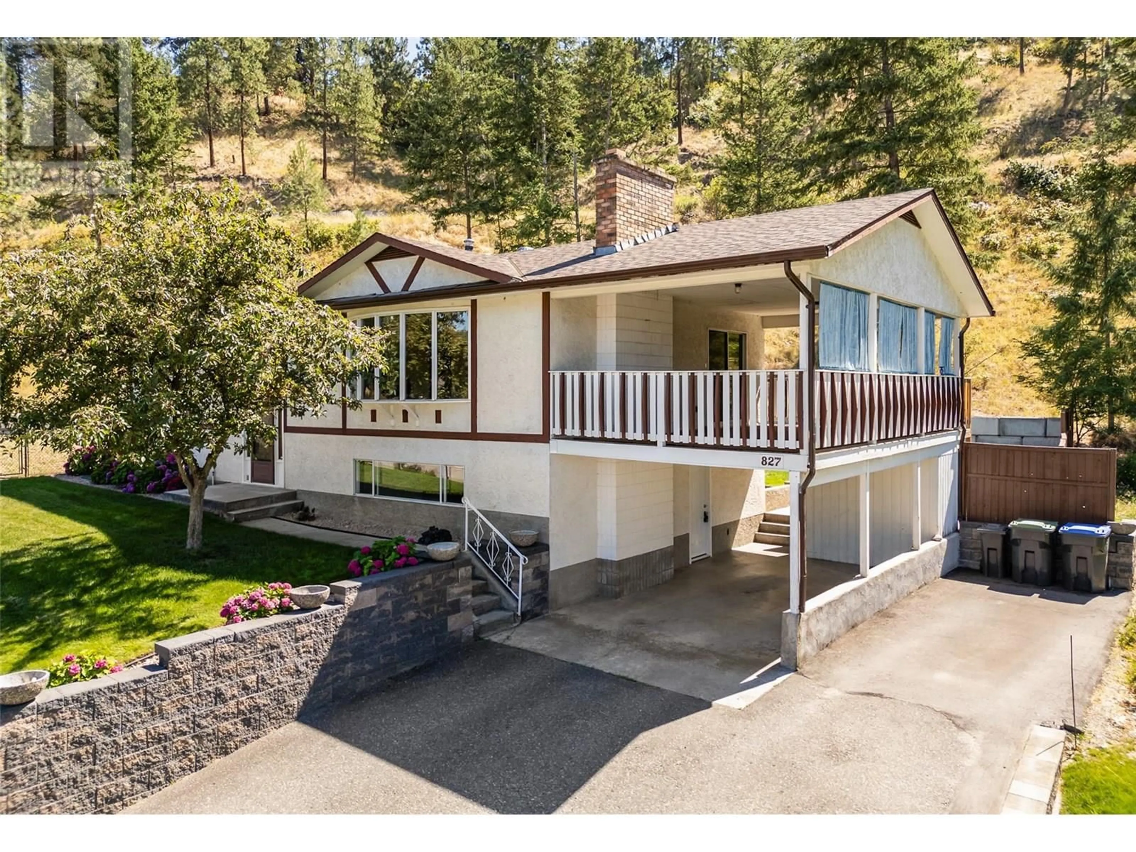Home with vinyl exterior material, unknown for 827 PARET ROAD, Kelowna British Columbia V1W4P2
