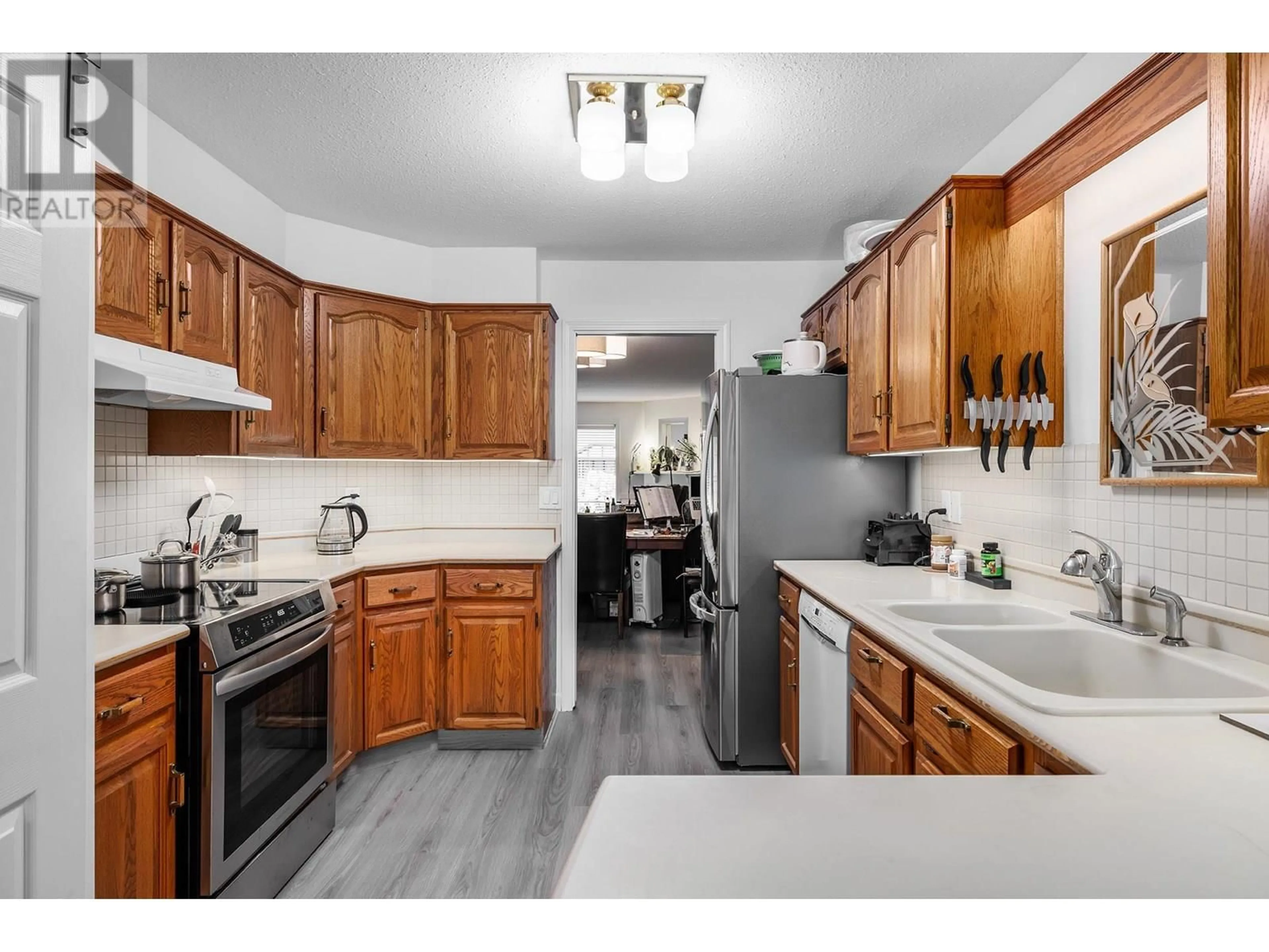 Standard kitchen, unknown for 13 - 2200 GORDON DRIVE, Kelowna British Columbia V1Y8T7