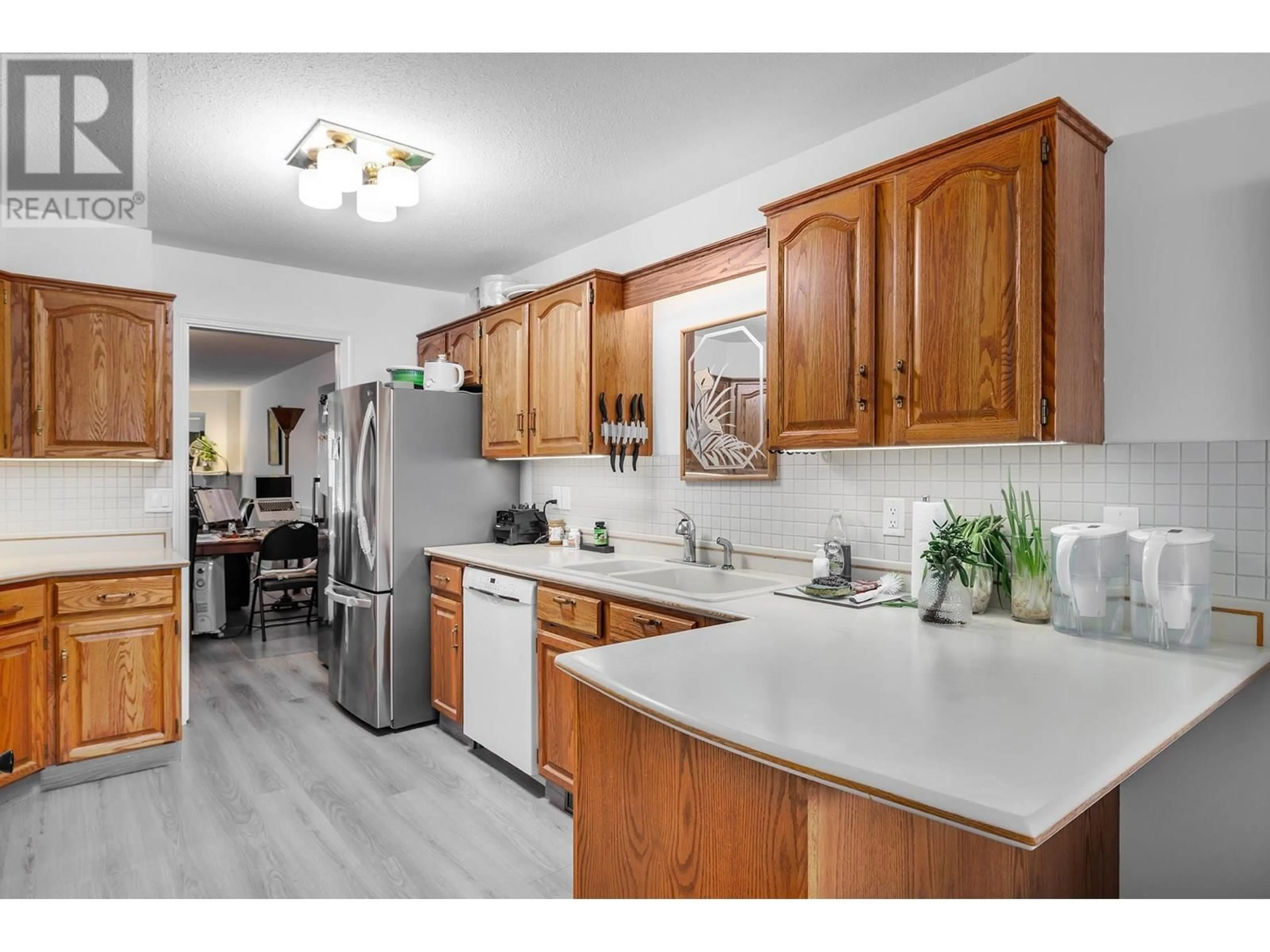 Unknown for 13 - 2200 GORDON DRIVE, Kelowna British Columbia V1Y8T7