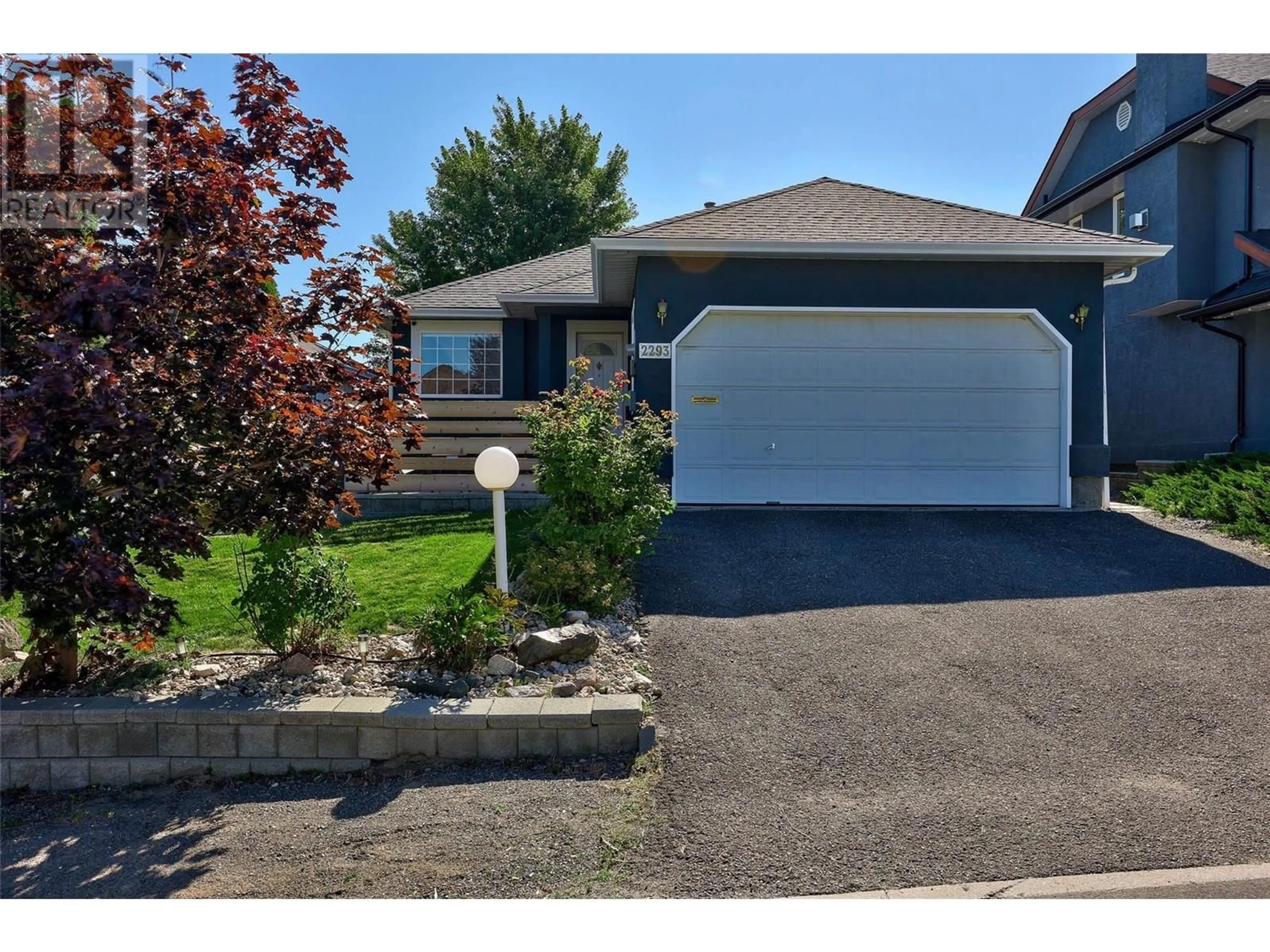 Home with vinyl exterior material, street for 2293 TURNBERRY PLACE, Kamloops British Columbia V1S1S9