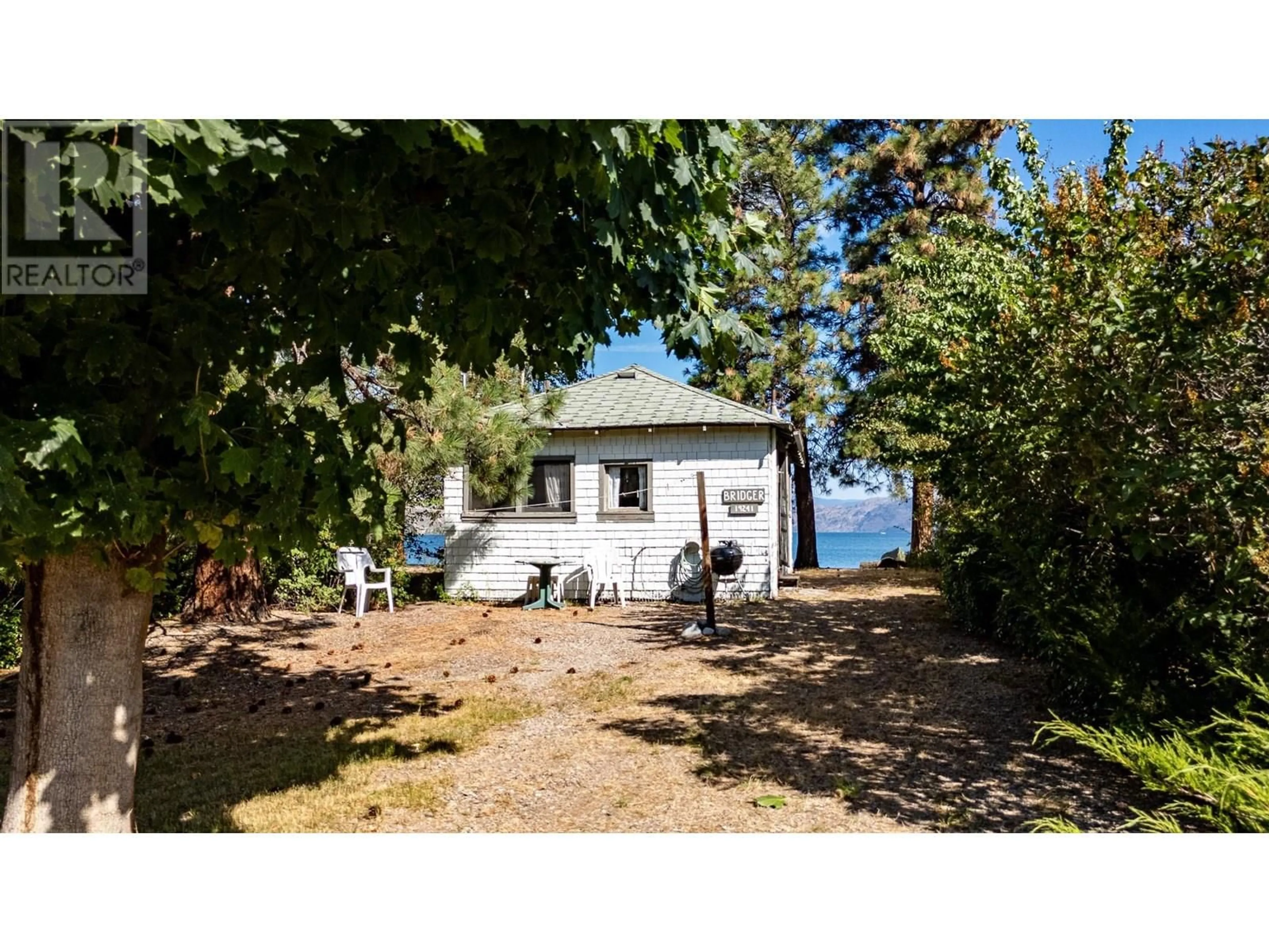A pic from outside/outdoor area/front of a property/back of a property/a pic from drone, street for 19241 LAKESHORE DRIVE NORTH, Summerland British Columbia V0H1Z6