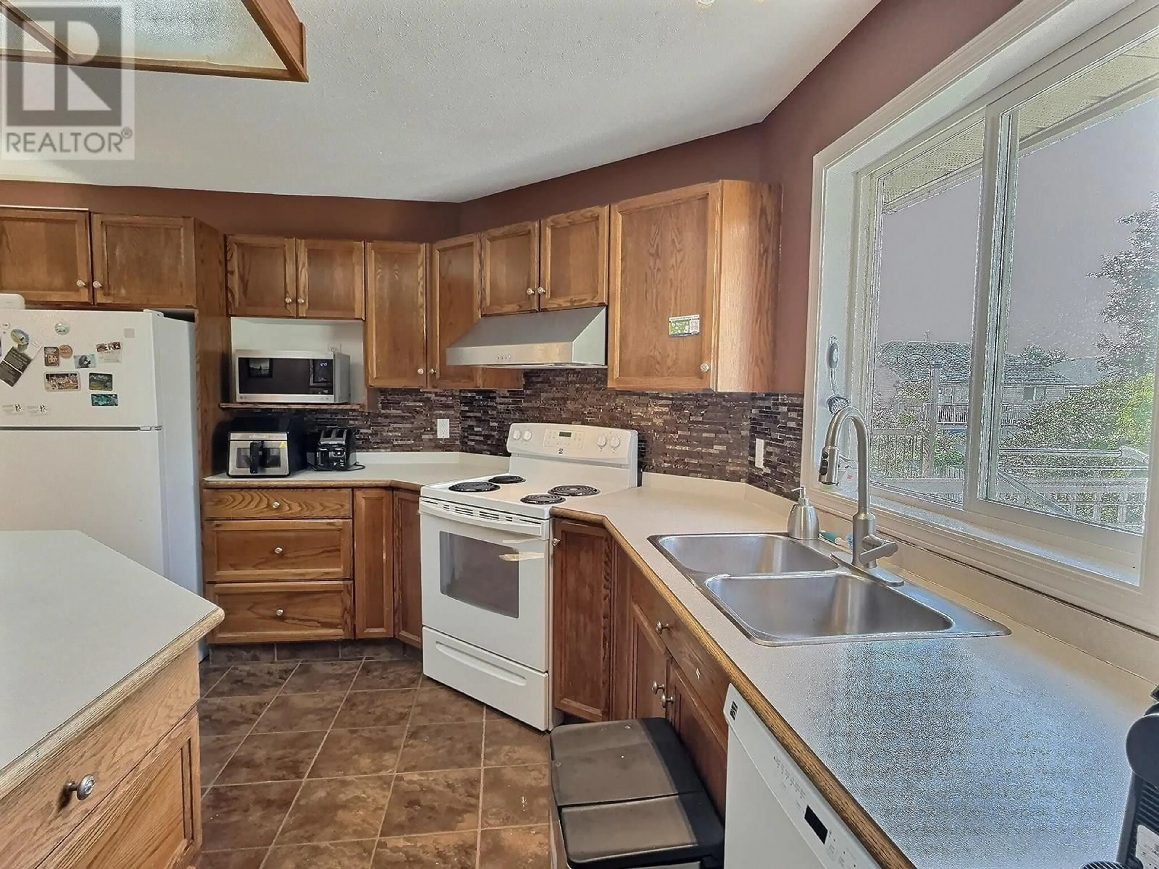 Standard kitchen, unknown for 2469 PARTRIDGE DRIVE, Kamloops British Columbia V2B8L2