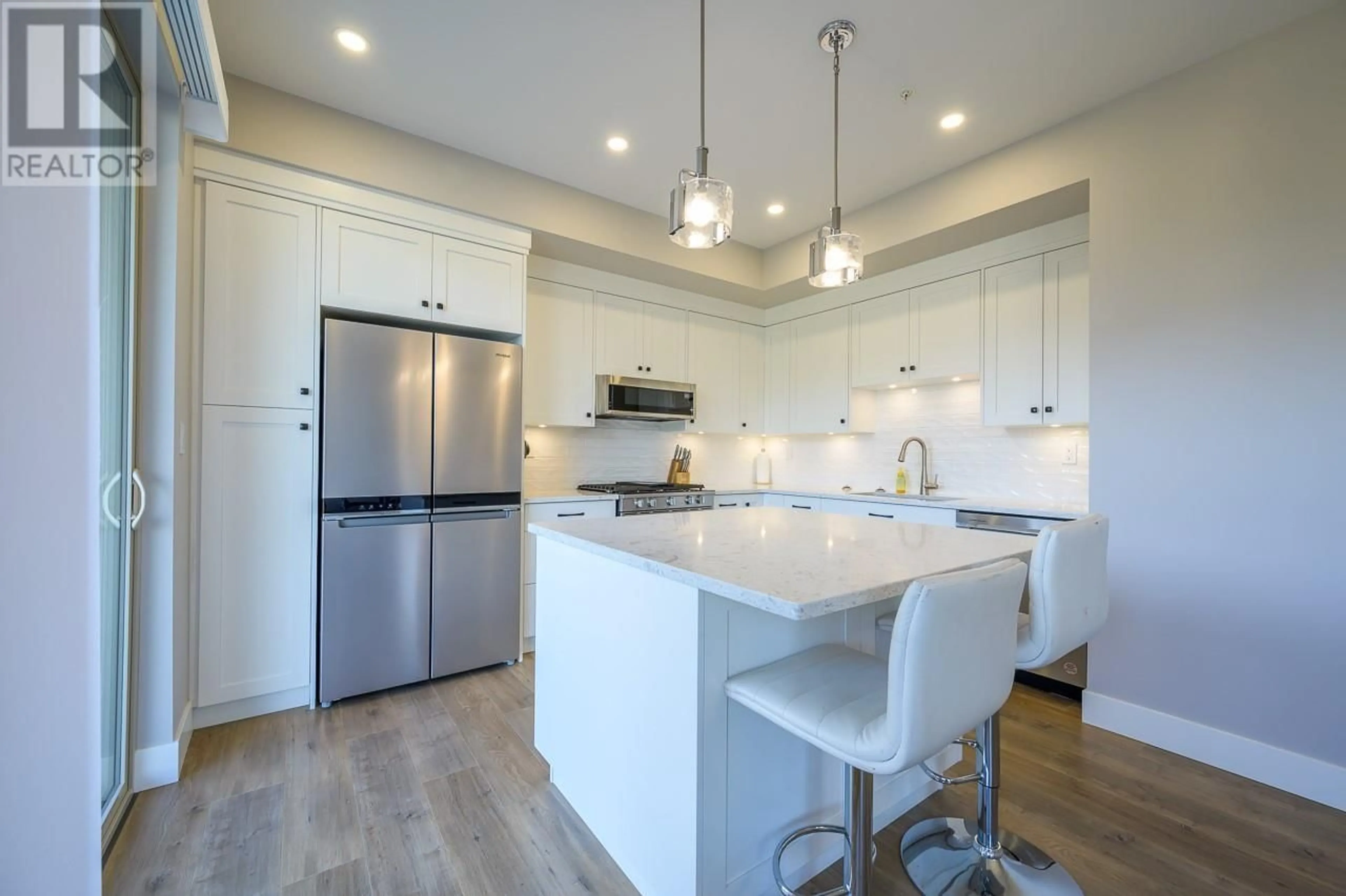 Open concept kitchen, unknown for 43 - 130 COLEBROOK ROAD, Kamloops British Columbia V1S0B4