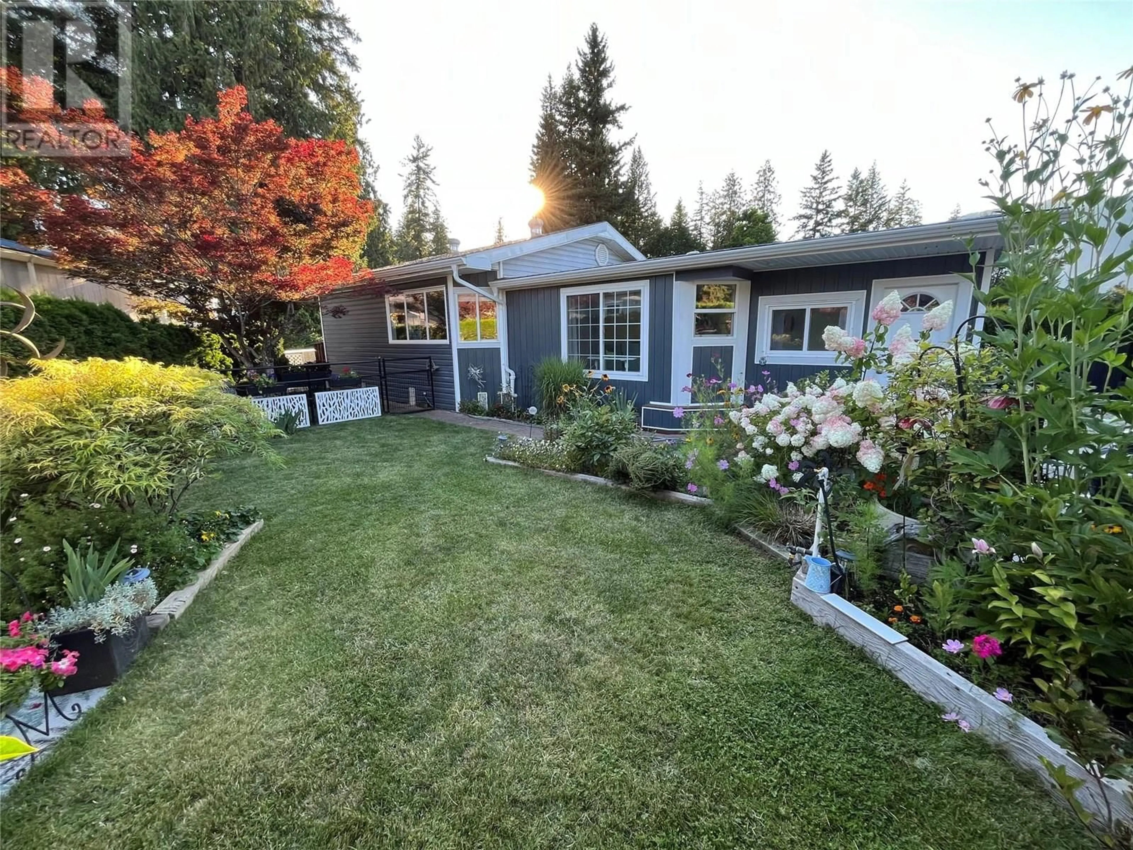 A pic from outside/outdoor area/front of a property/back of a property/a pic from drone, unknown for 6691 51 STREET NORTHEAST, Salmon Arm British Columbia V0E1K0