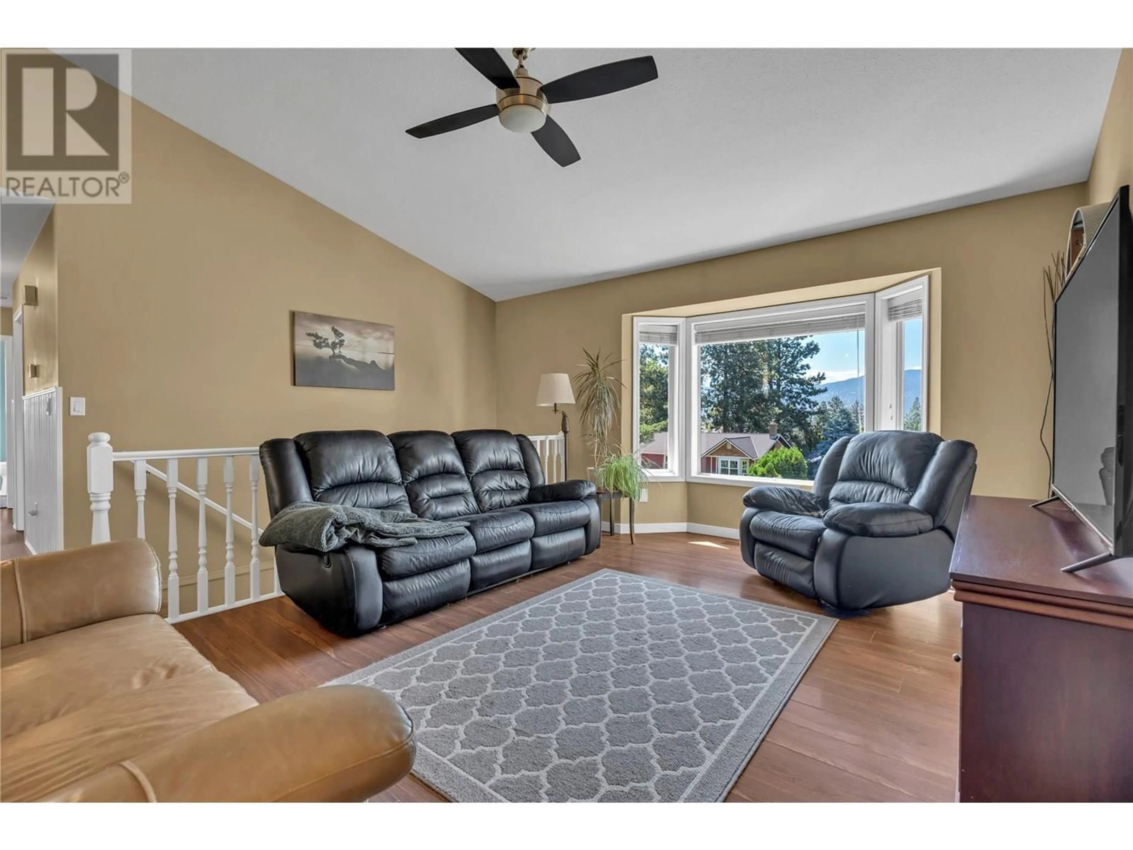 Living room with furniture, unknown for 2686 EVERGREEN DRIVE, Penticton British Columbia V2A7Y3