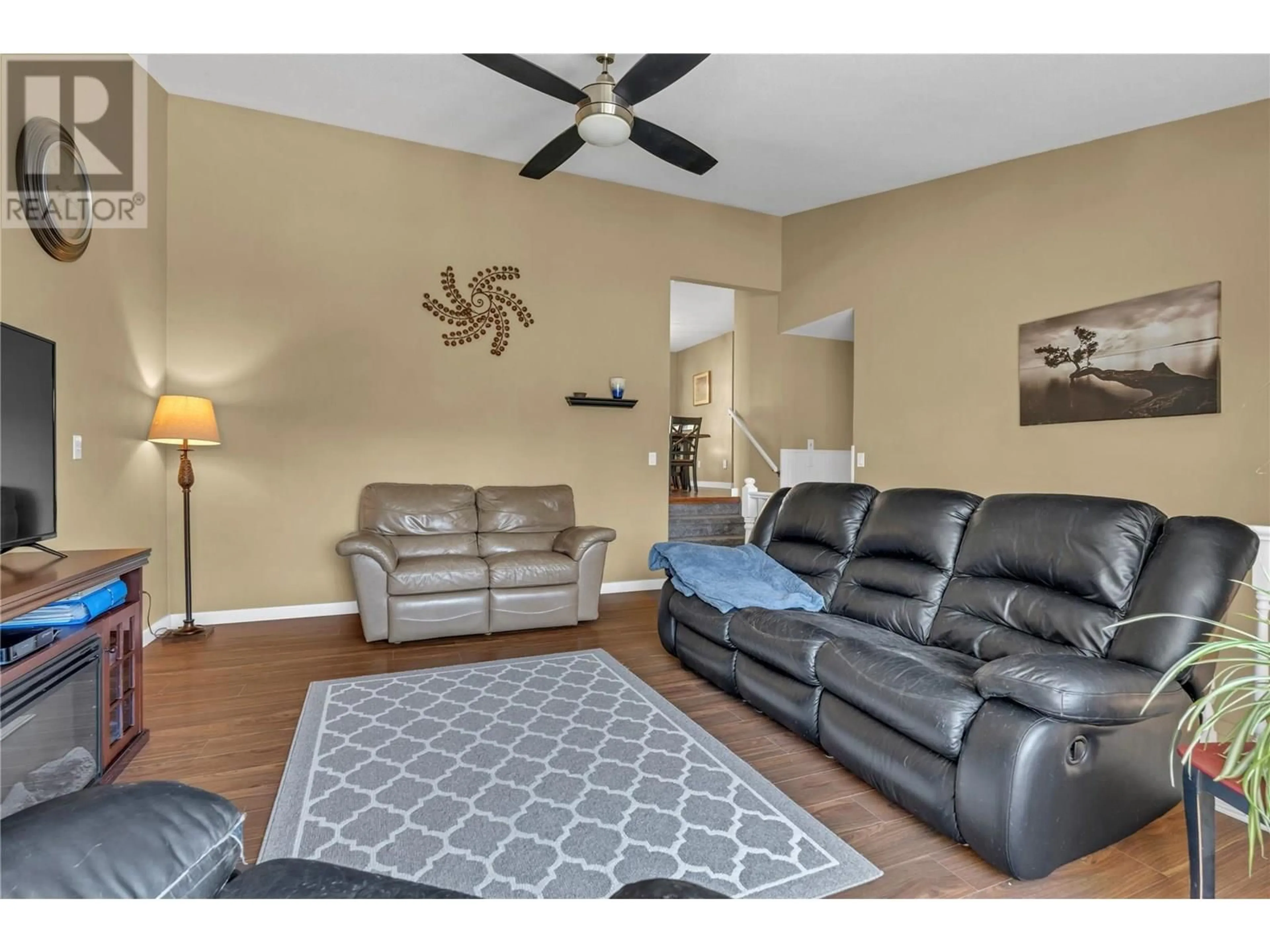 Living room with furniture, unknown for 2686 EVERGREEN DRIVE, Penticton British Columbia V2A7Y3
