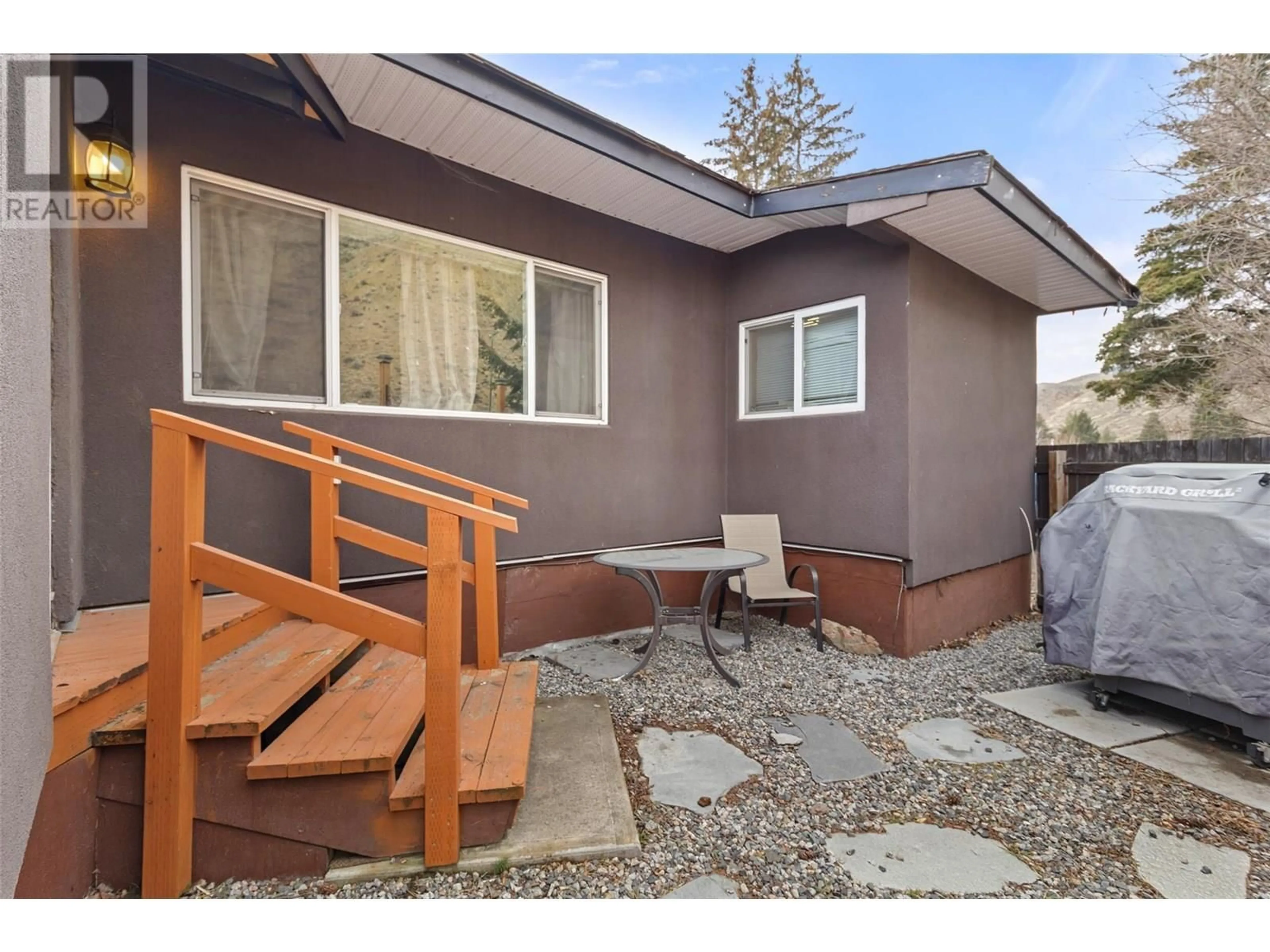 Patio, street for 105 - 2401 ORD ROAD, Kamloops British Columbia V2B7V8