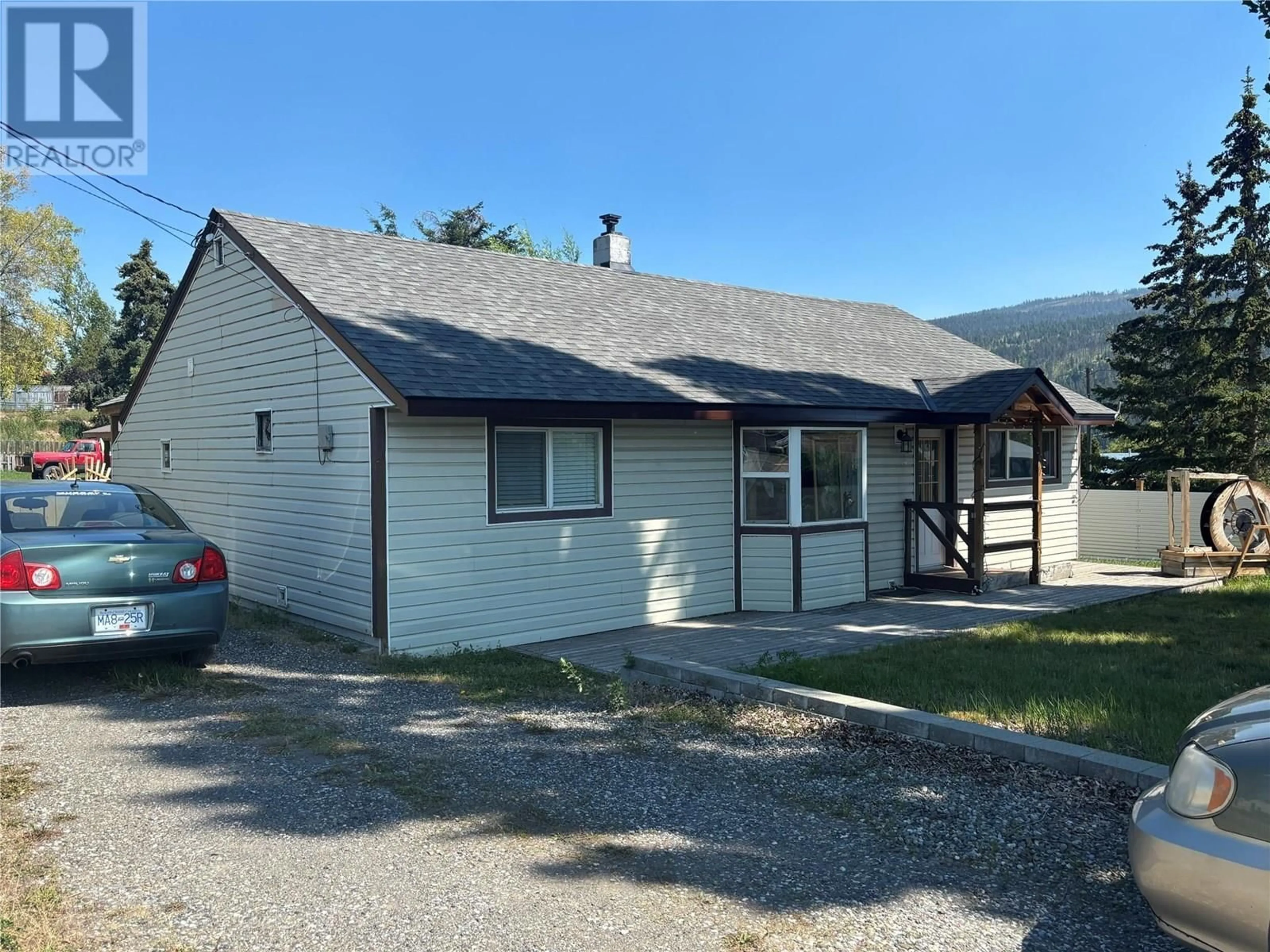 A pic from outside/outdoor area/front of a property/back of a property/a pic from drone, mountain view for 306 MCDONALD AVENUE, Clinton British Columbia V0K1K0