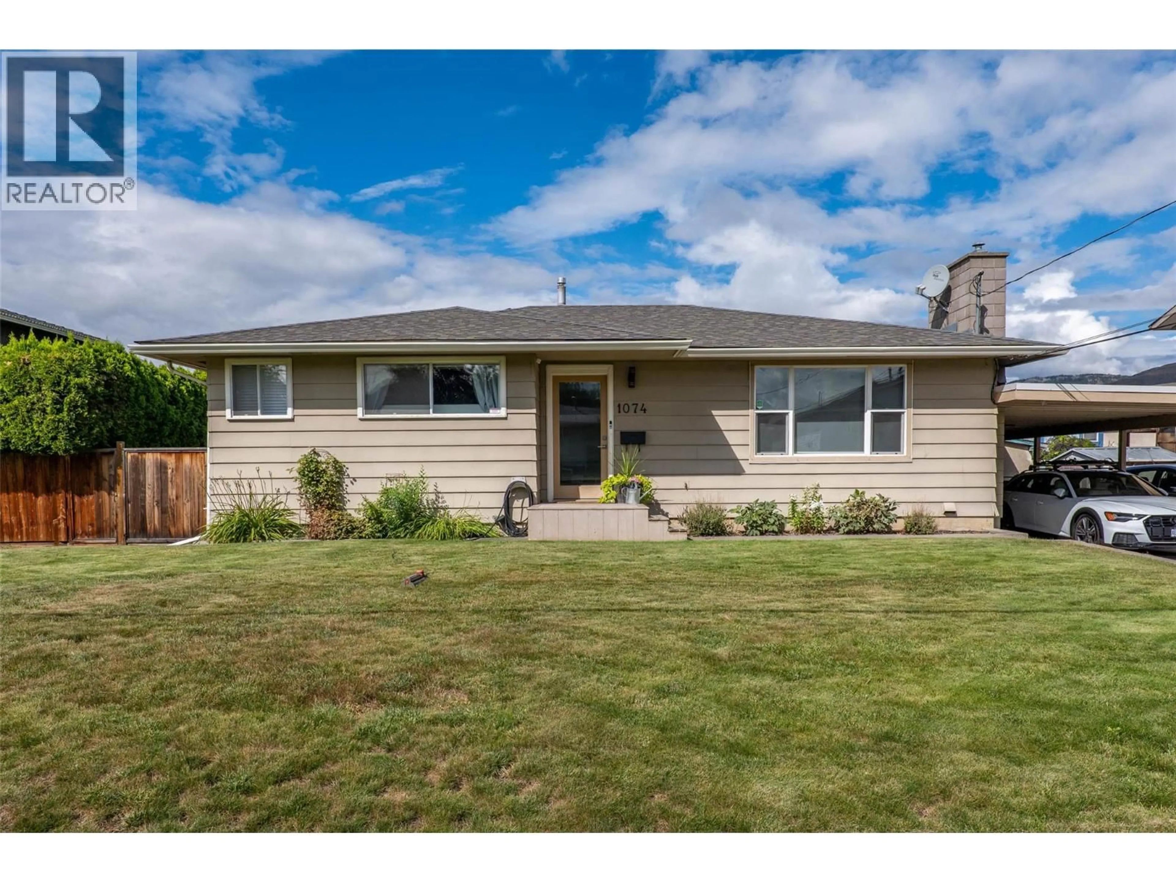 Home with vinyl exterior material, street for 1074 NICOLANI DRIVE, Kamloops British Columbia V2B5B5