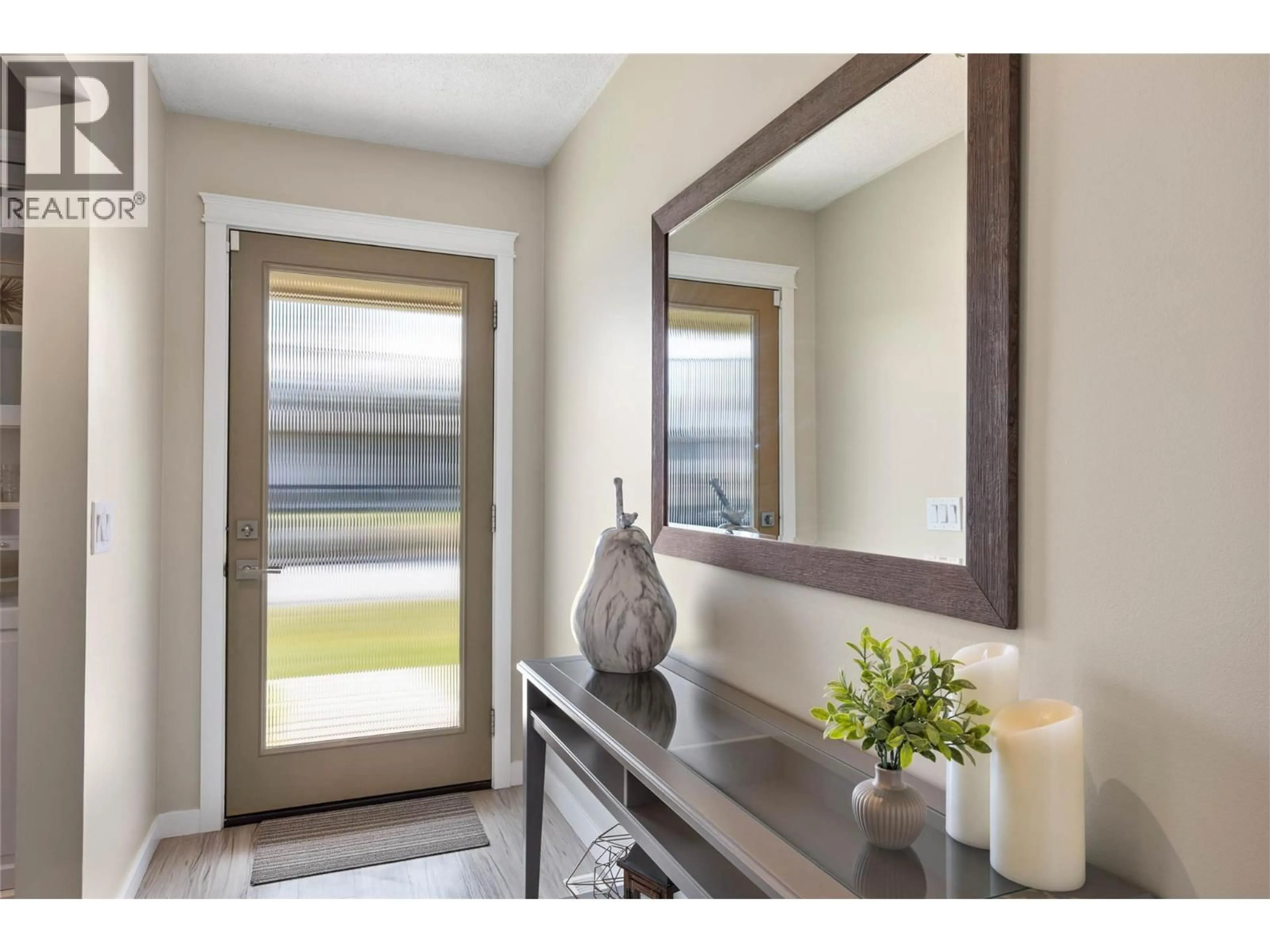 Indoor entryway for 1074 NICOLANI DRIVE, Kamloops British Columbia V2B5B5