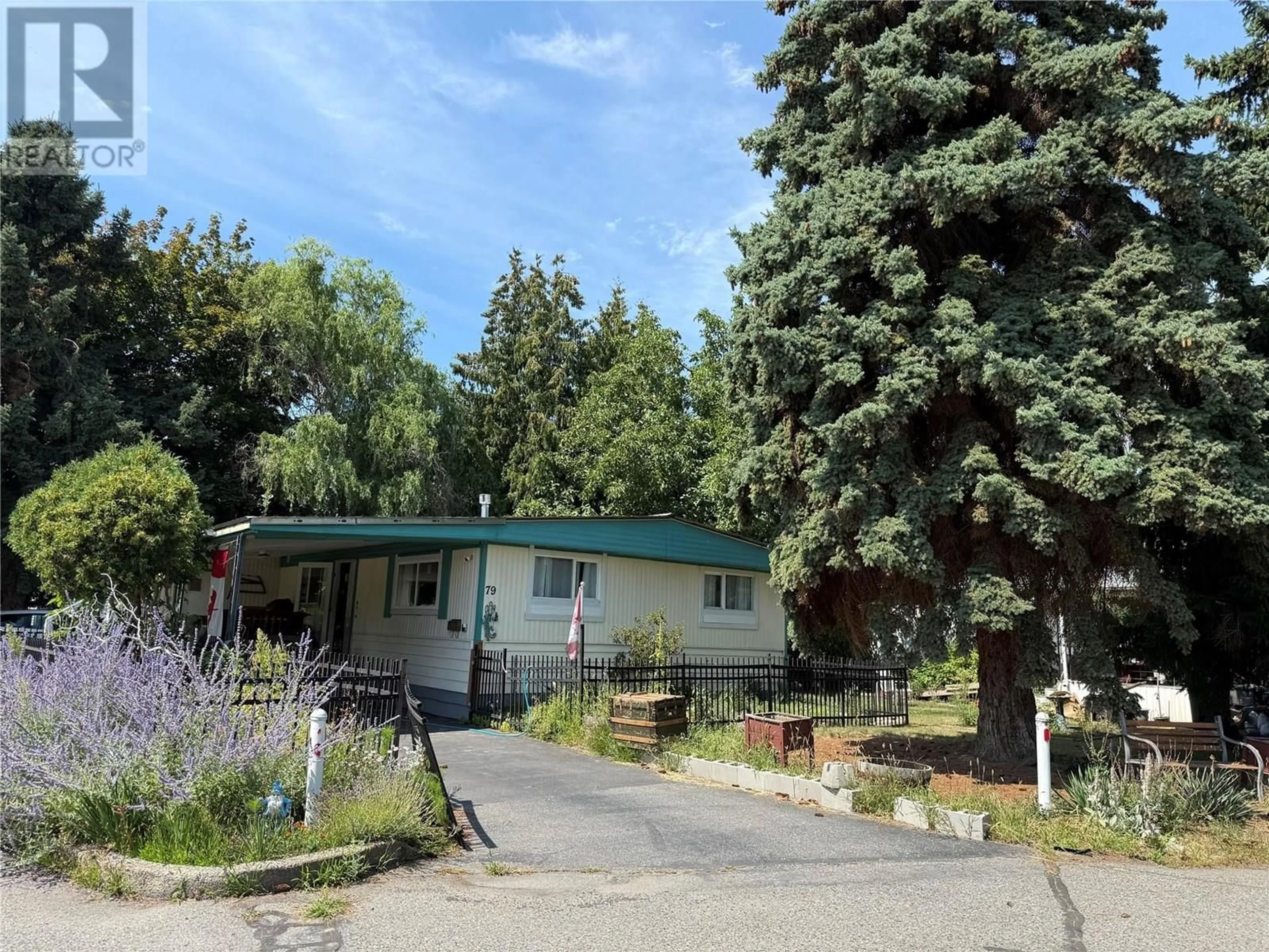 Home with vinyl exterior material, mountain view for 79 - 3535 CASORSO ROAD, Kelowna British Columbia V1W3E1