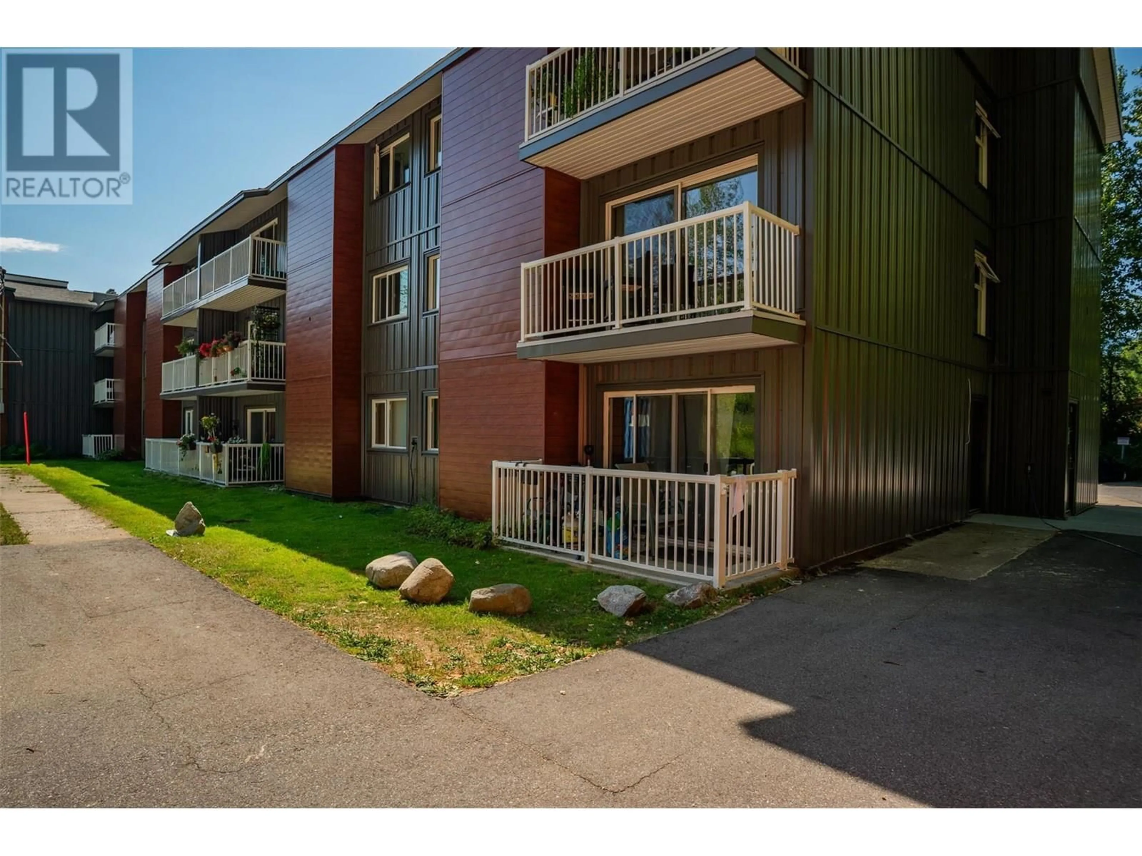 Unknown for 212 - 880 WORDSWORTH AVENUE, Warfield British Columbia V1R2E9