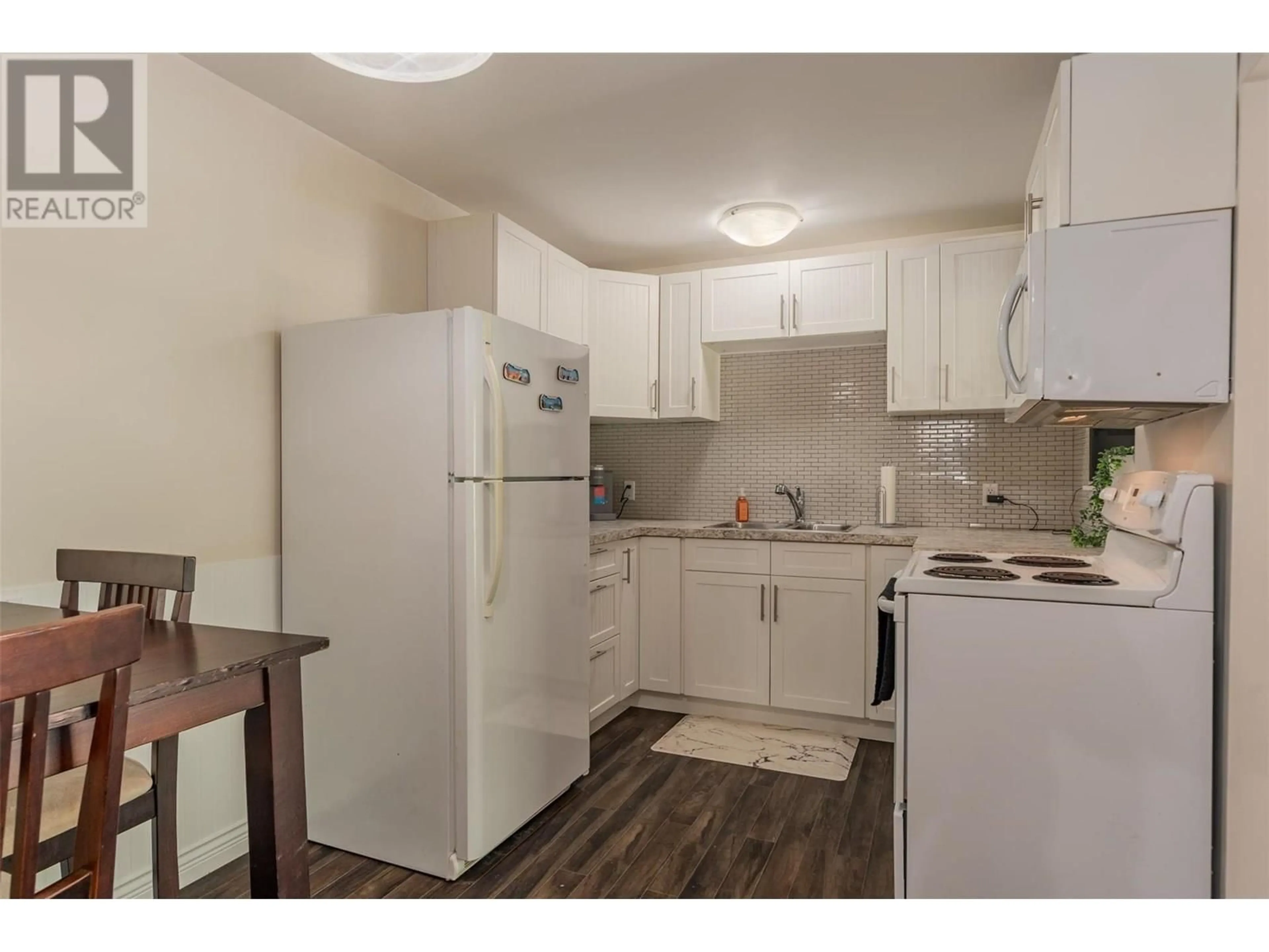 Standard kitchen, unknown for 212 - 880 WORDSWORTH AVENUE, Warfield British Columbia V1R2E9