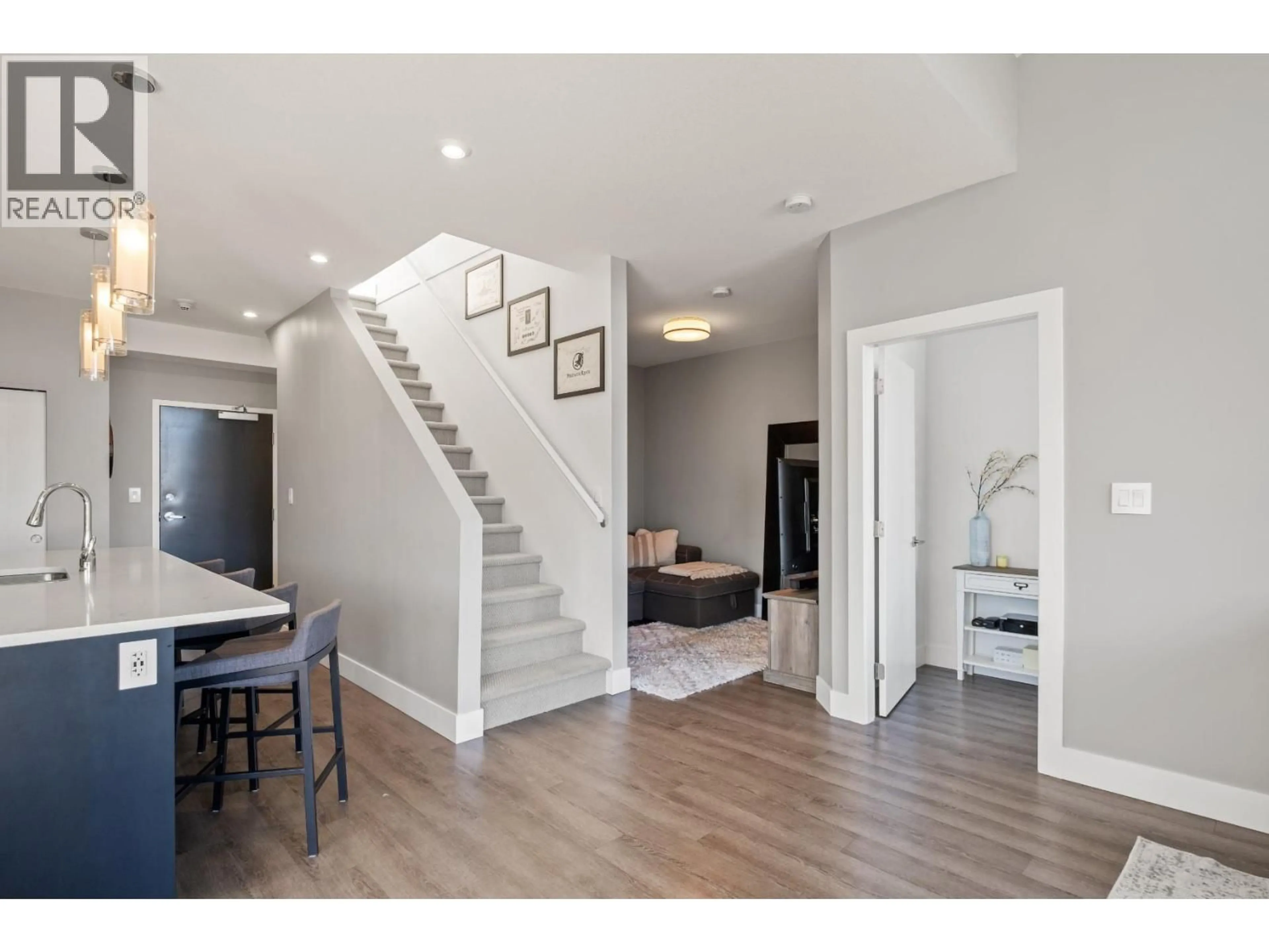 Indoor entryway for 1305 - 4215 GELLATLY ROAD SOUTH, West Kelowna British Columbia V4T3N1