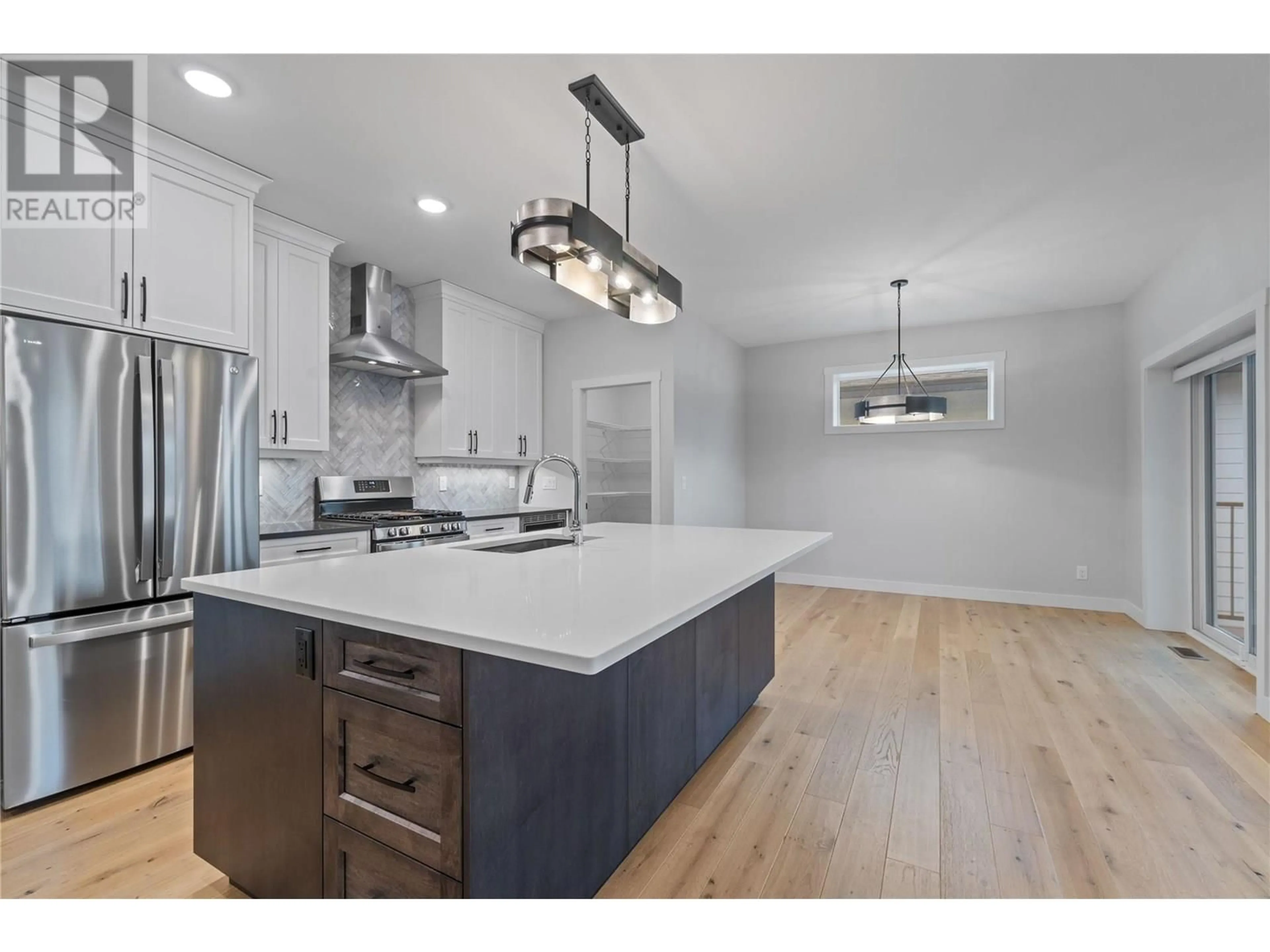 Open concept kitchen, unknown for 7 - 1840 10 STREET SOUTHWEST, Salmon Arm British Columbia V1E0H1
