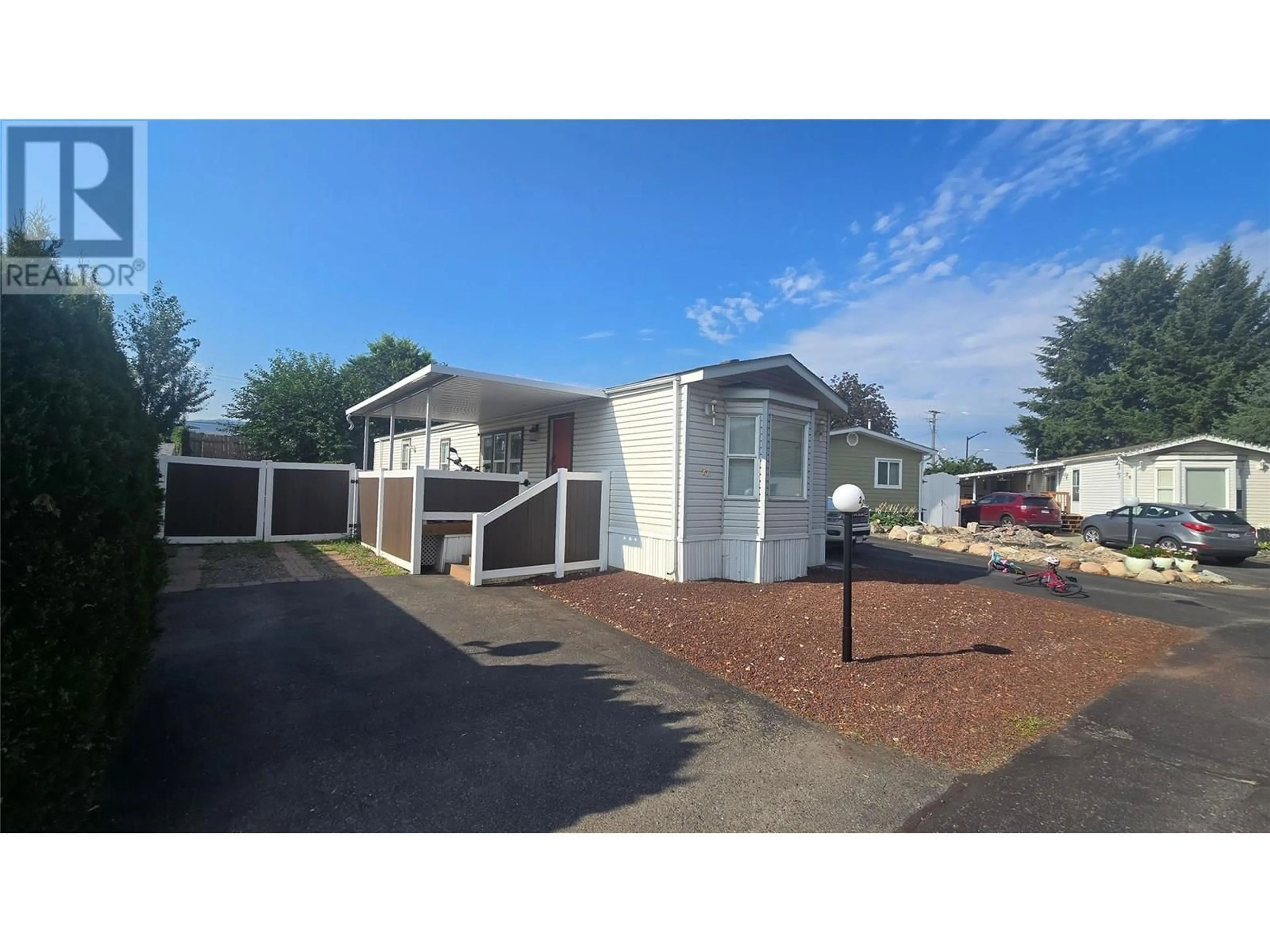 Home with vinyl exterior material, street for 22 - 1525 ORD ROAD, Kamloops British Columbia V2B7V2