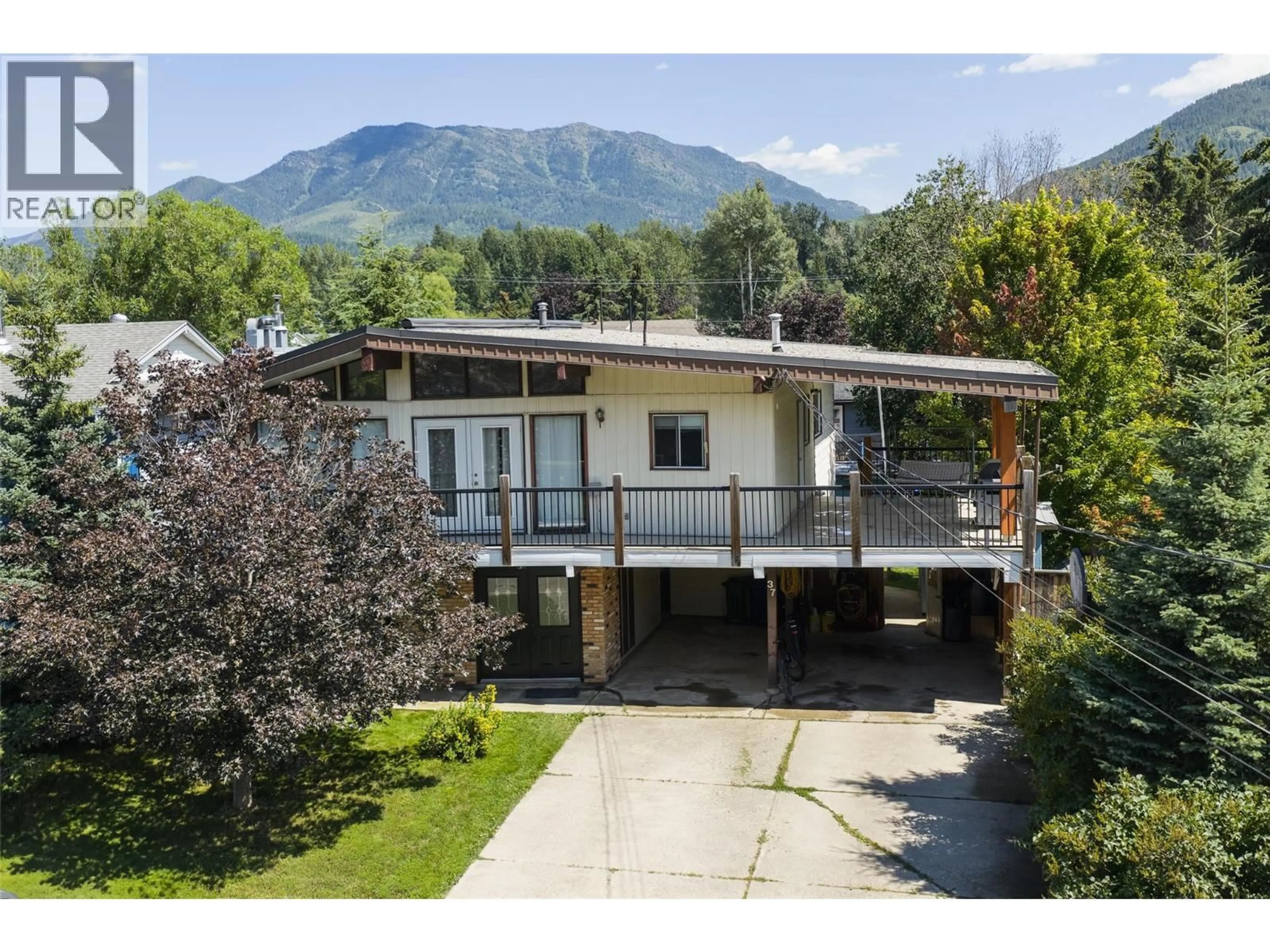A pic from outside/outdoor area/front of a property/back of a property/a pic from drone, mountain view for 37 MT. PROCTOR AVENUE, Fernie British Columbia V0B1M3