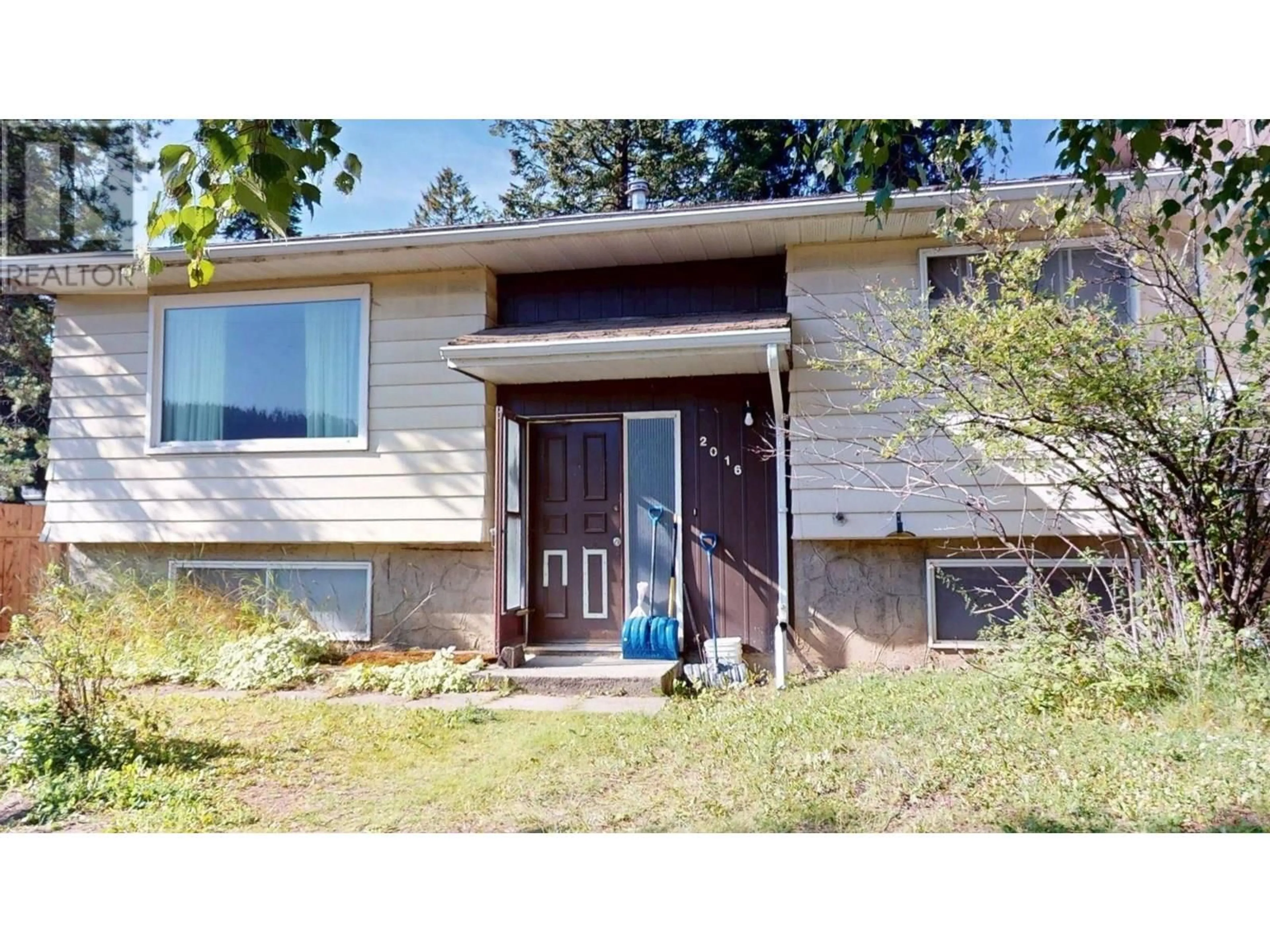 Home with vinyl exterior material, street for 2016 ALDER STREET, Elkford British Columbia V0B1H0
