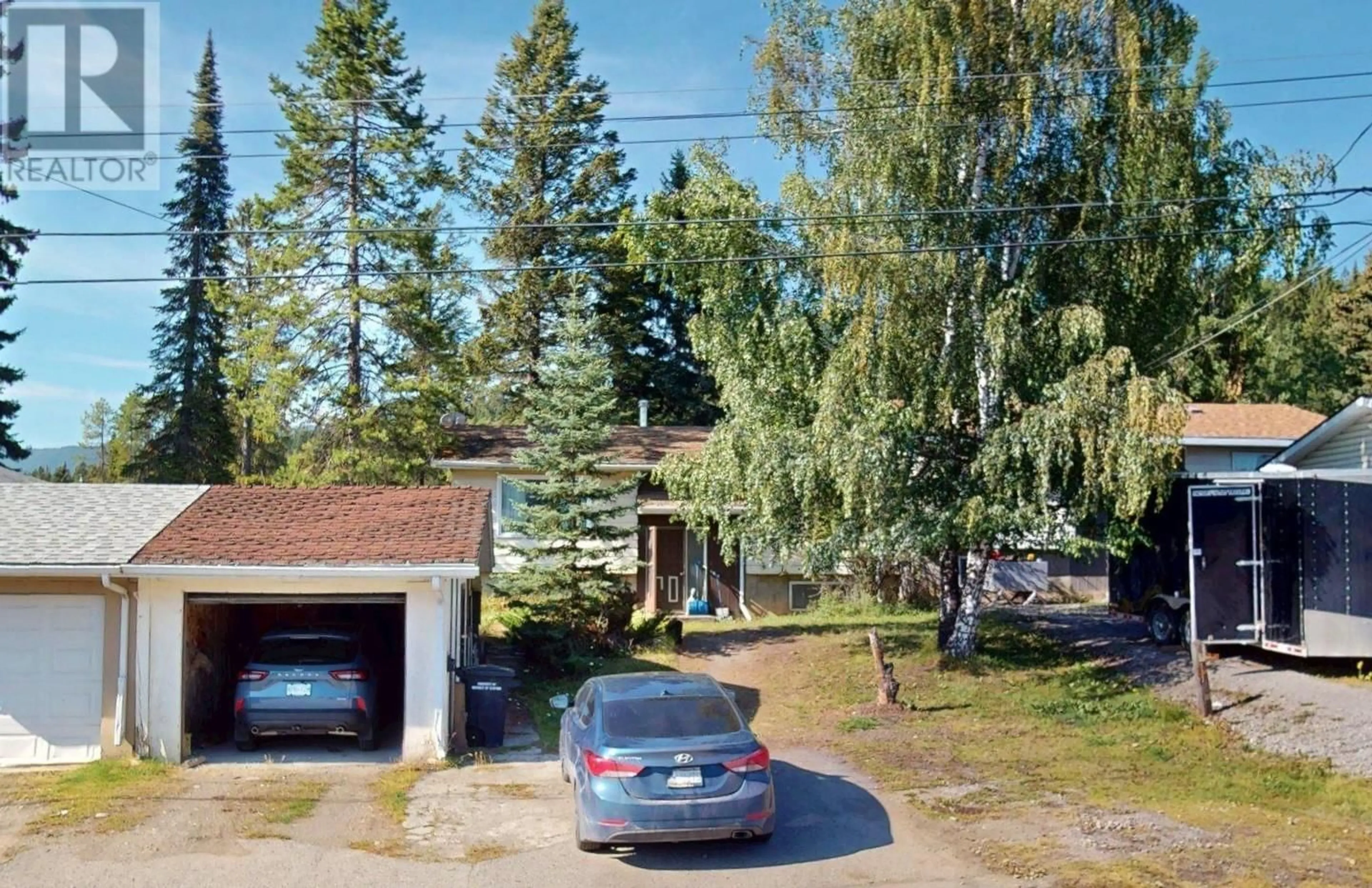 A pic from outside/outdoor area/front of a property/back of a property/a pic from drone, street for 2016 ALDER STREET, Elkford British Columbia V0B1H0