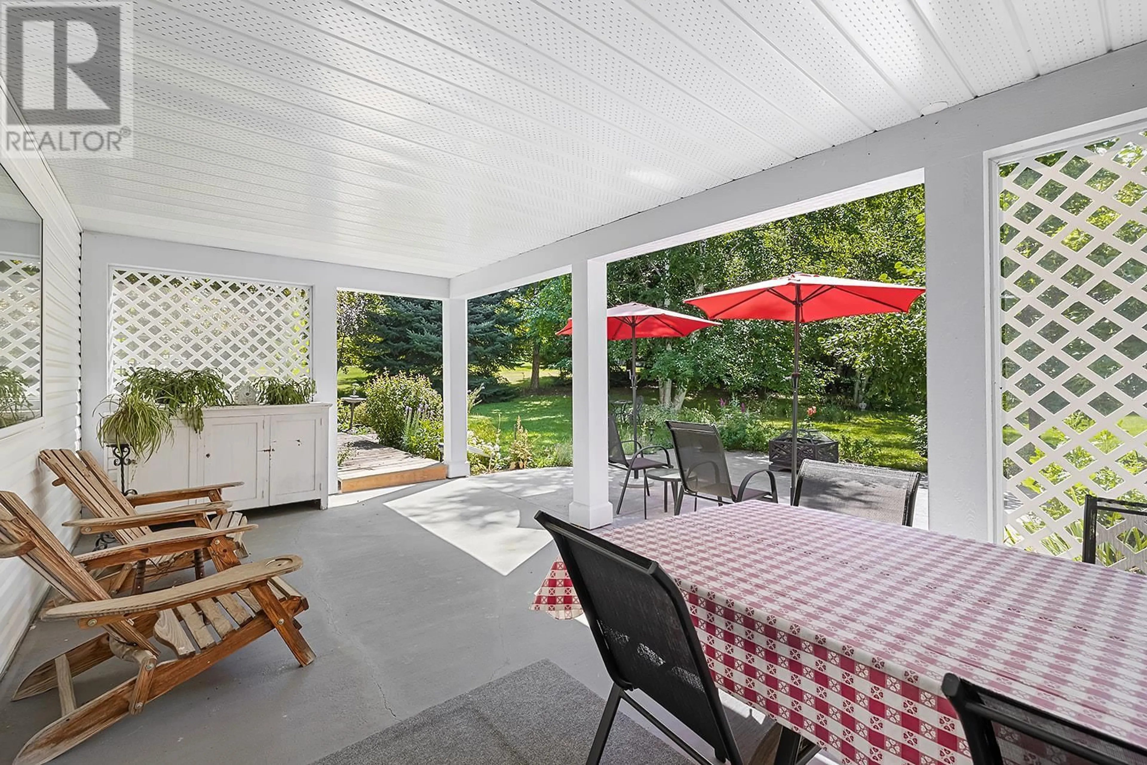 Patio, unknown for 1243 8 AVENUE NORTH, Creston British Columbia V0B1G6