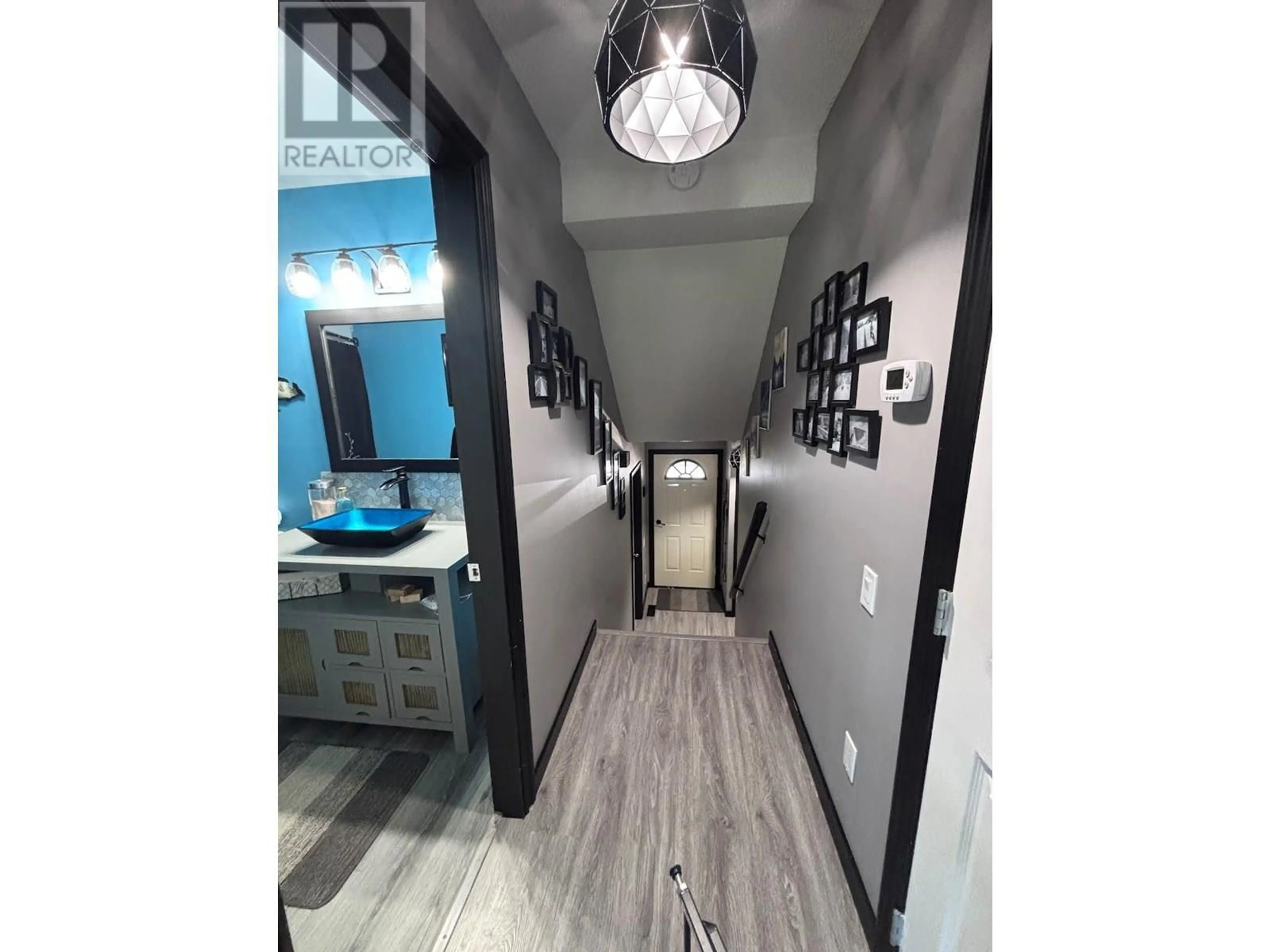 Indoor entryway for 302 - 1780 SPRINGVIEW PLACE, Kamloops British Columbia V2E1J4