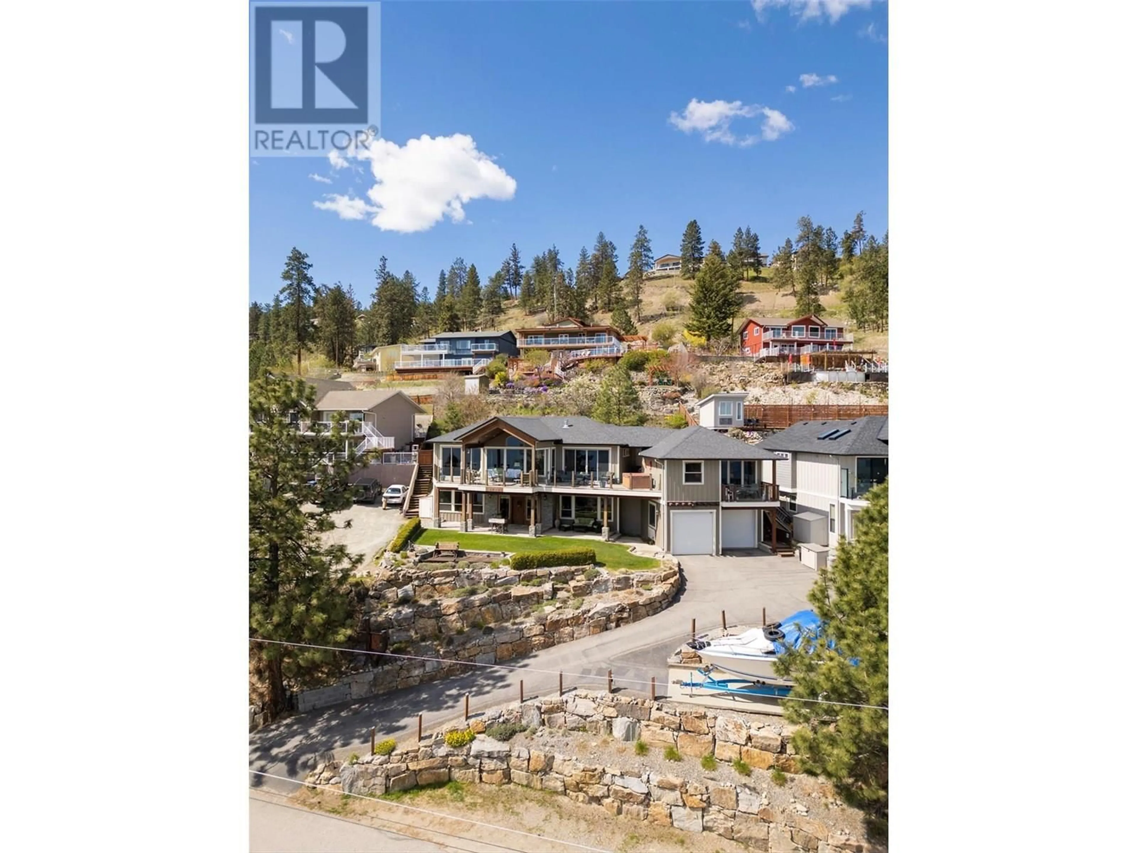 A pic from outside/outdoor area/front of a property/back of a property/a pic from drone, water/lake/river/ocean view for 5824 COLUMBIA AVENUE, Peachland British Columbia V0H1X4