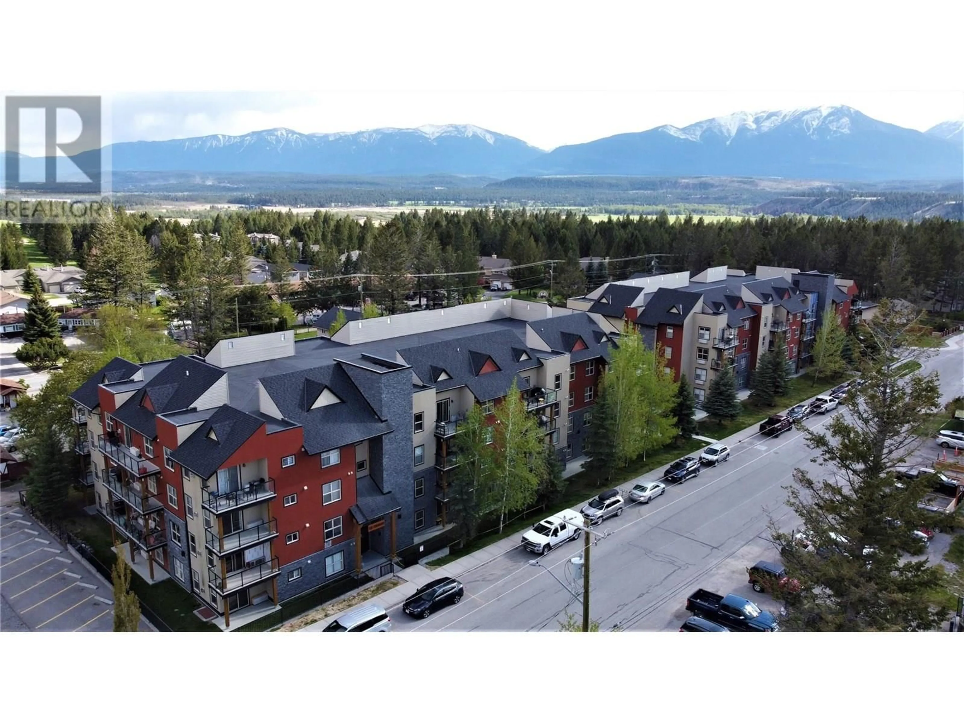 A pic from outside/outdoor area/front of a property/back of a property/a pic from drone, mountain view for 207 - 4874 STANLEY STREET, Radium Hot Springs British Columbia V0A1M0