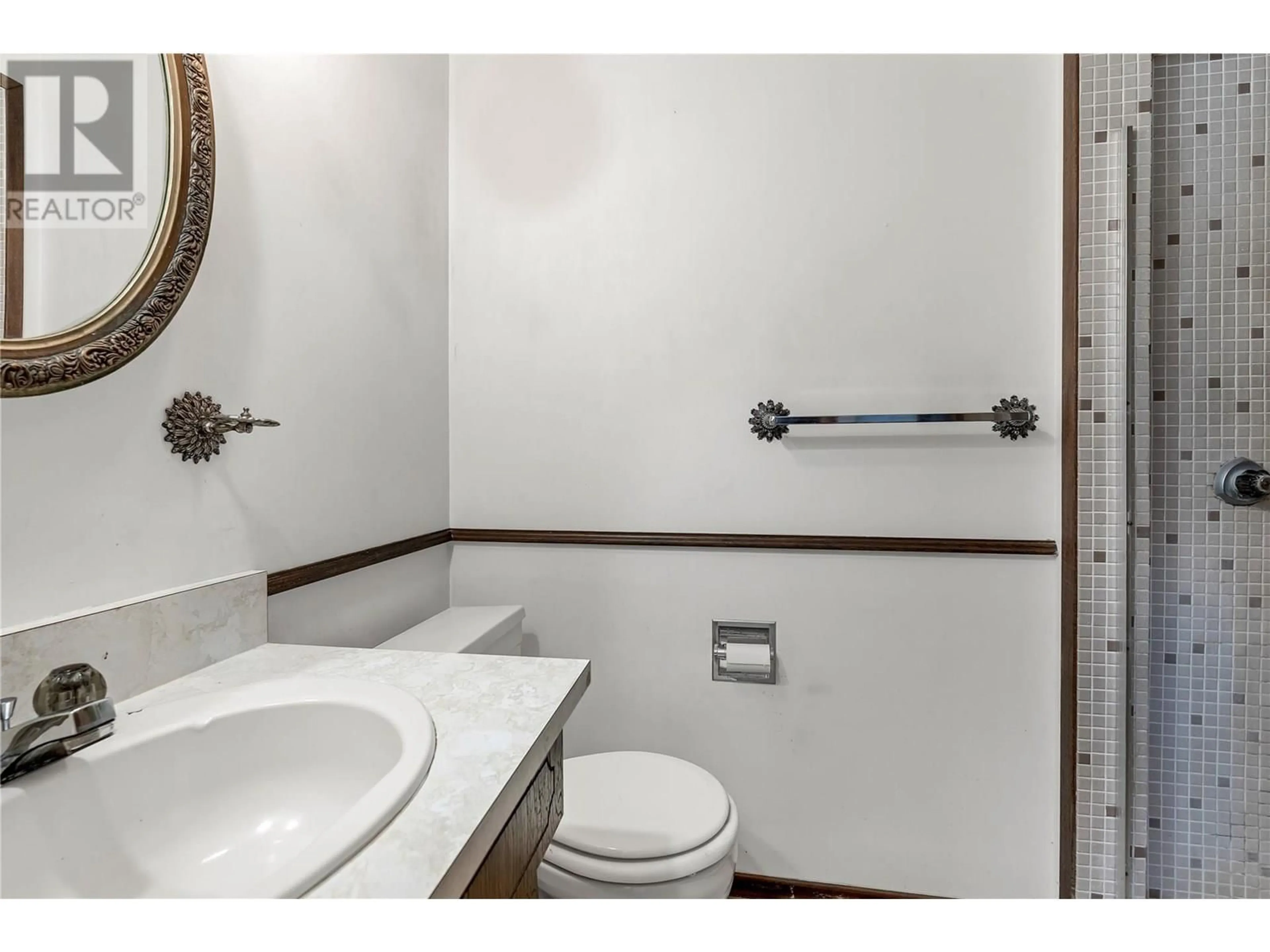 Standard bathroom, ceramic/tile floor for 426 BALSAM AVENUE, Penticton British Columbia V2A7V1