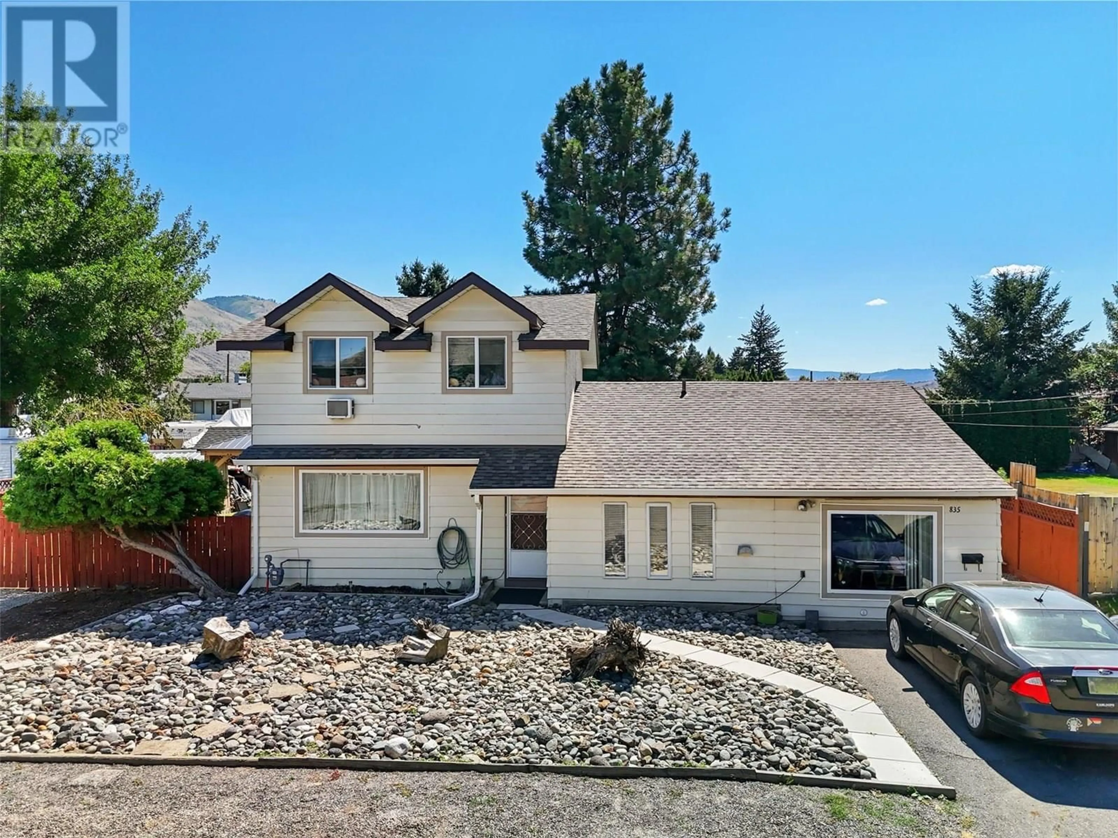 A pic from outside/outdoor area/front of a property/back of a property/a pic from drone, street for 835 PINE SPRINGS ROAD, Kamloops British Columbia V2B6R3