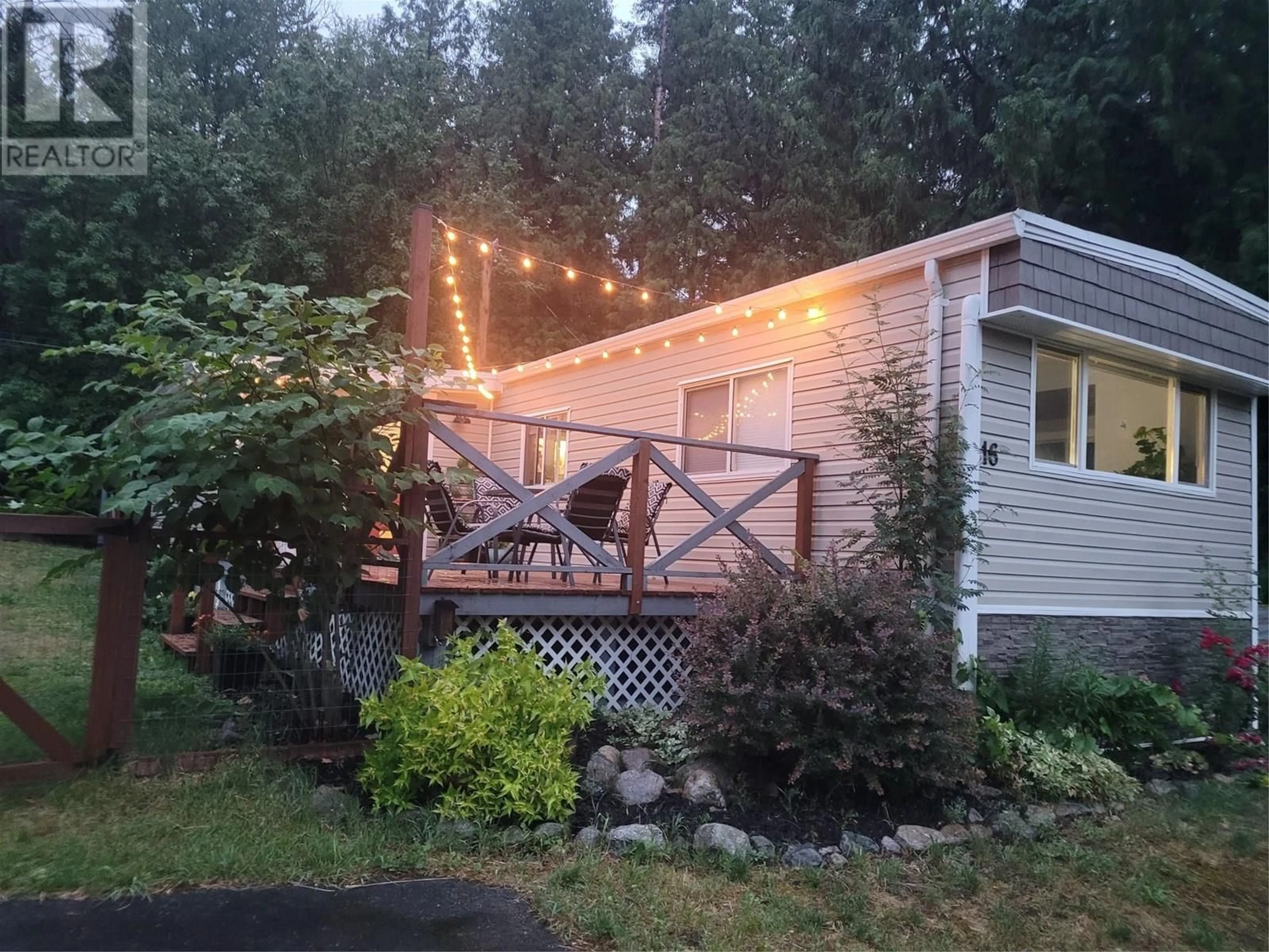 Shed for 16 - 4029 BROADWATER ROAD, Robson British Columbia V1N4V6