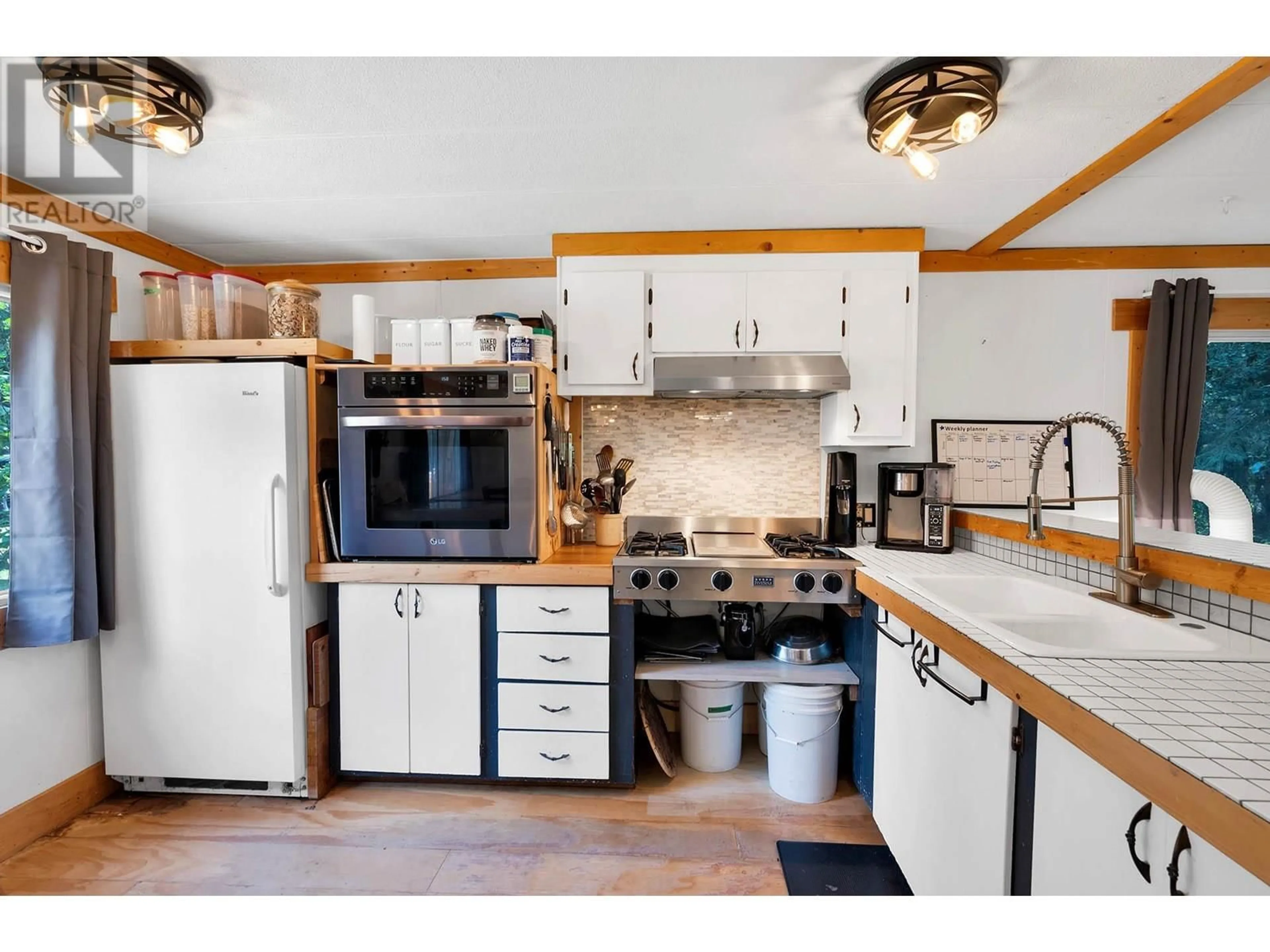 Standard kitchen, unknown for 745 BIRCH DRIVE, Clearwater British Columbia V0E1N1