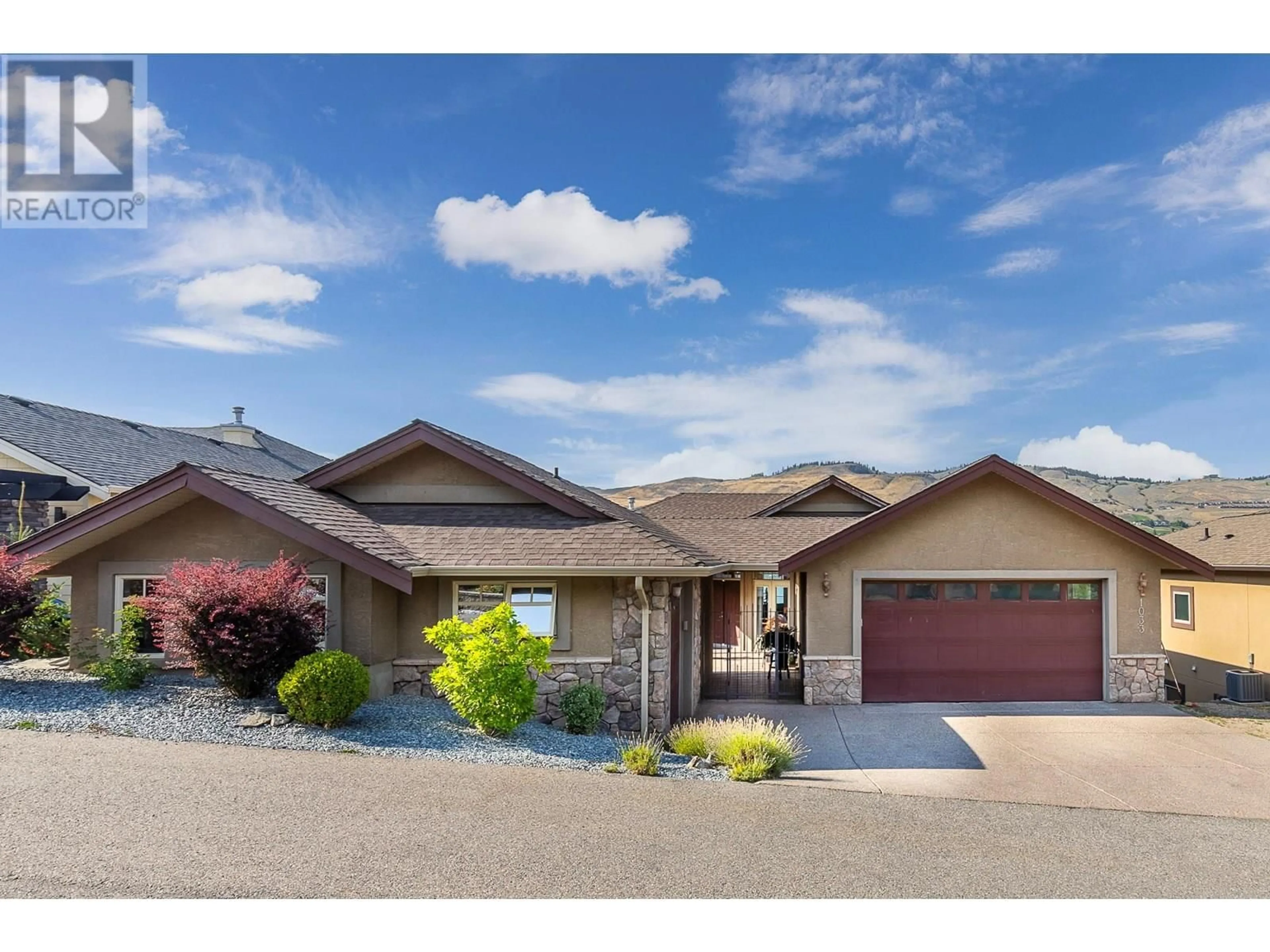 Home with vinyl exterior material, street for 1033 LONGACRE PLACE, Vernon British Columbia V1H1H7