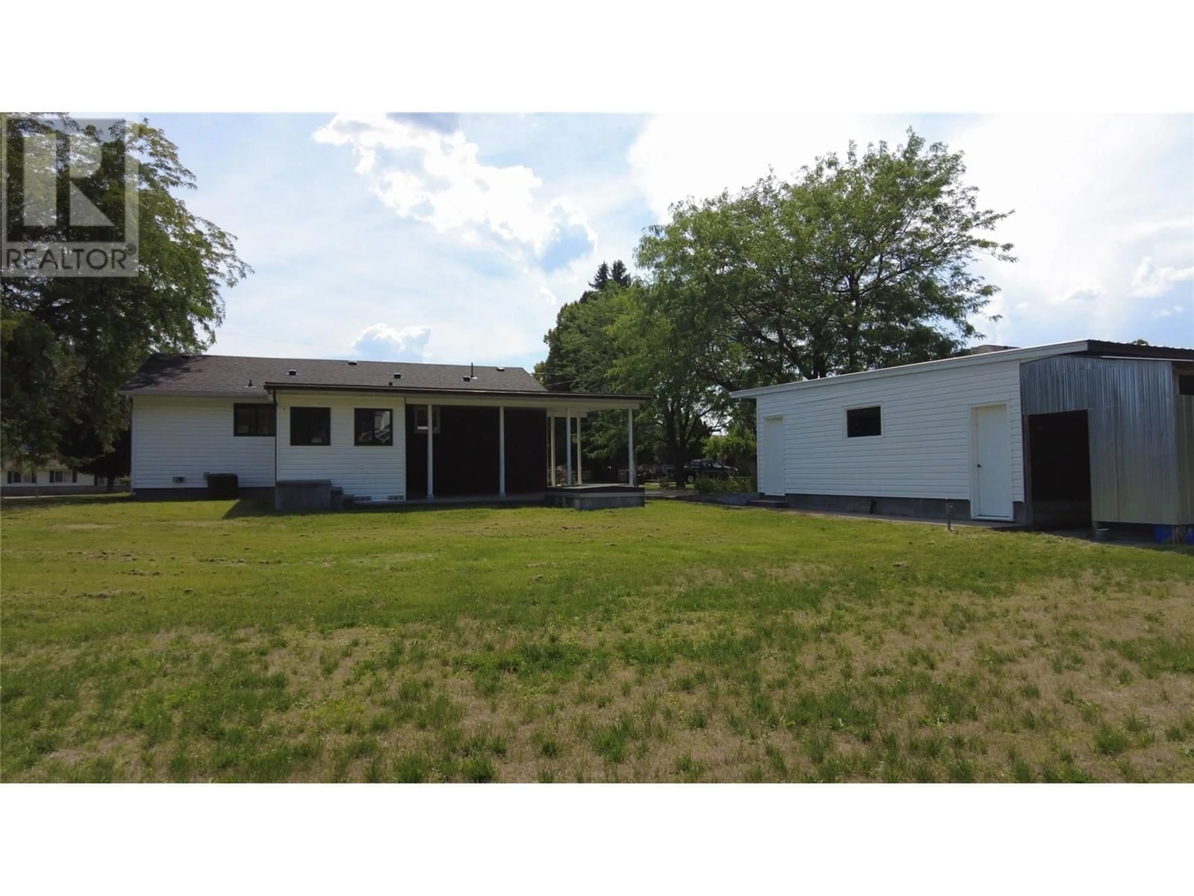 Home with vinyl exterior material, unknown for 6295 COLLEGE ROAD, Grand Forks British Columbia V0H1H2