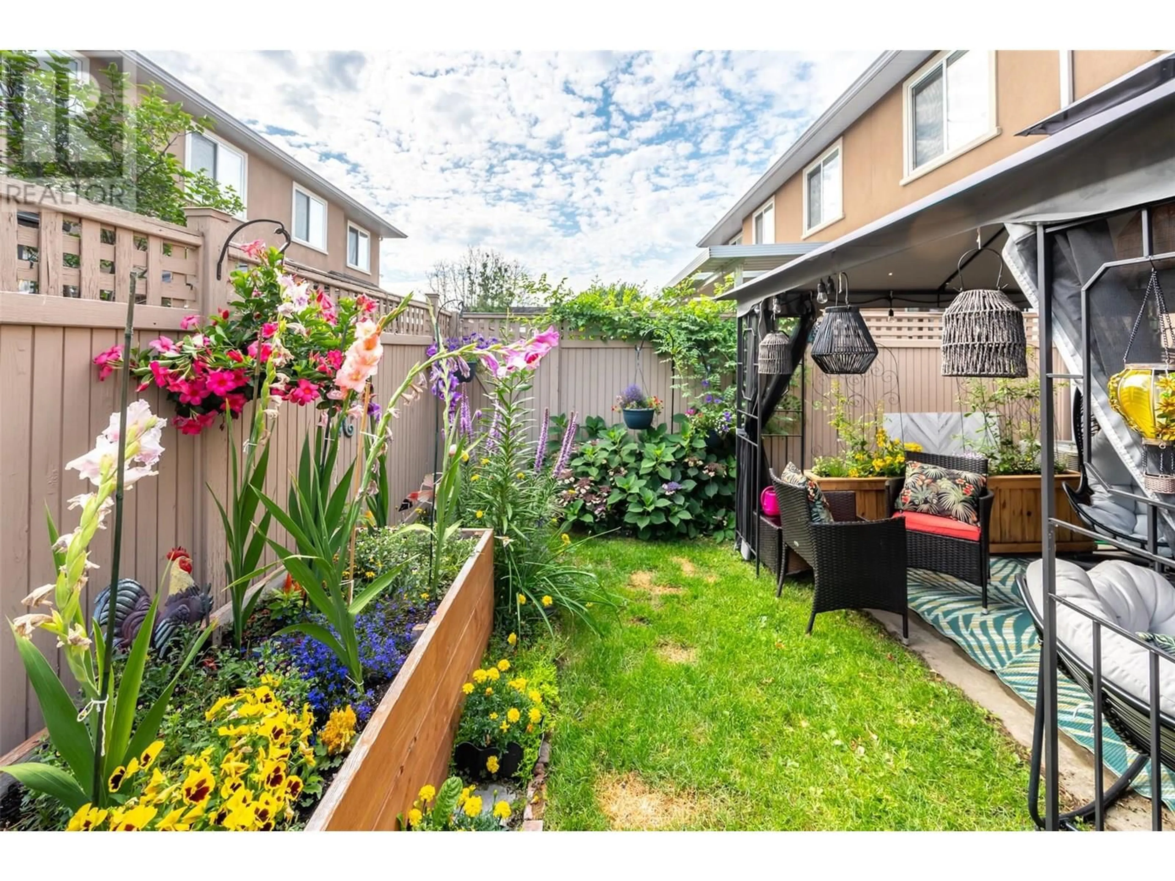 Patio, street for 102 - 1742 FAIRFORD DRIVE, Penticton British Columbia V2A6C8