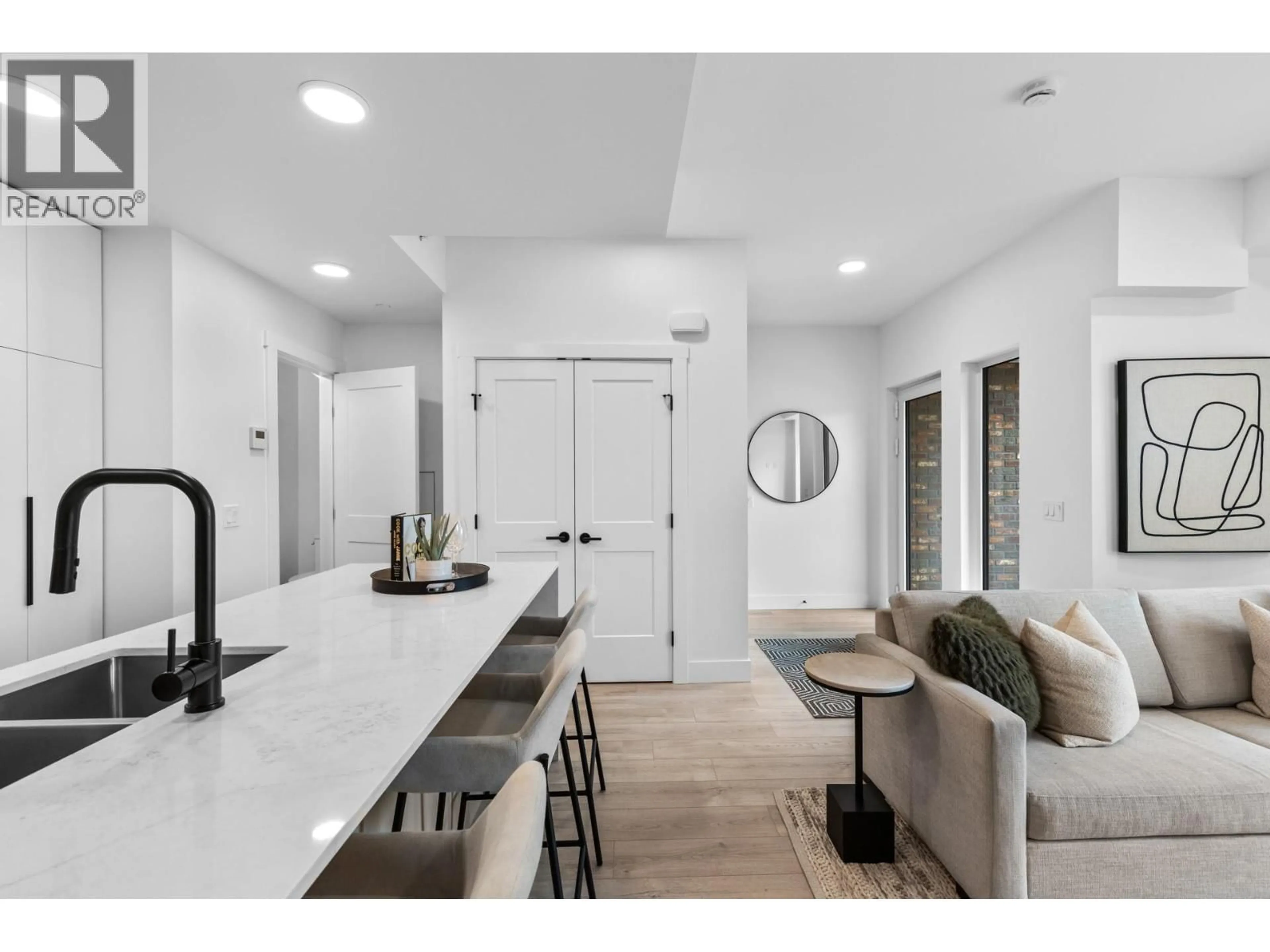 Open concept kitchen, ceramic/tile floor for 102 - 620 CORONATION AVENUE, Kelowna British Columbia V1Y7A1