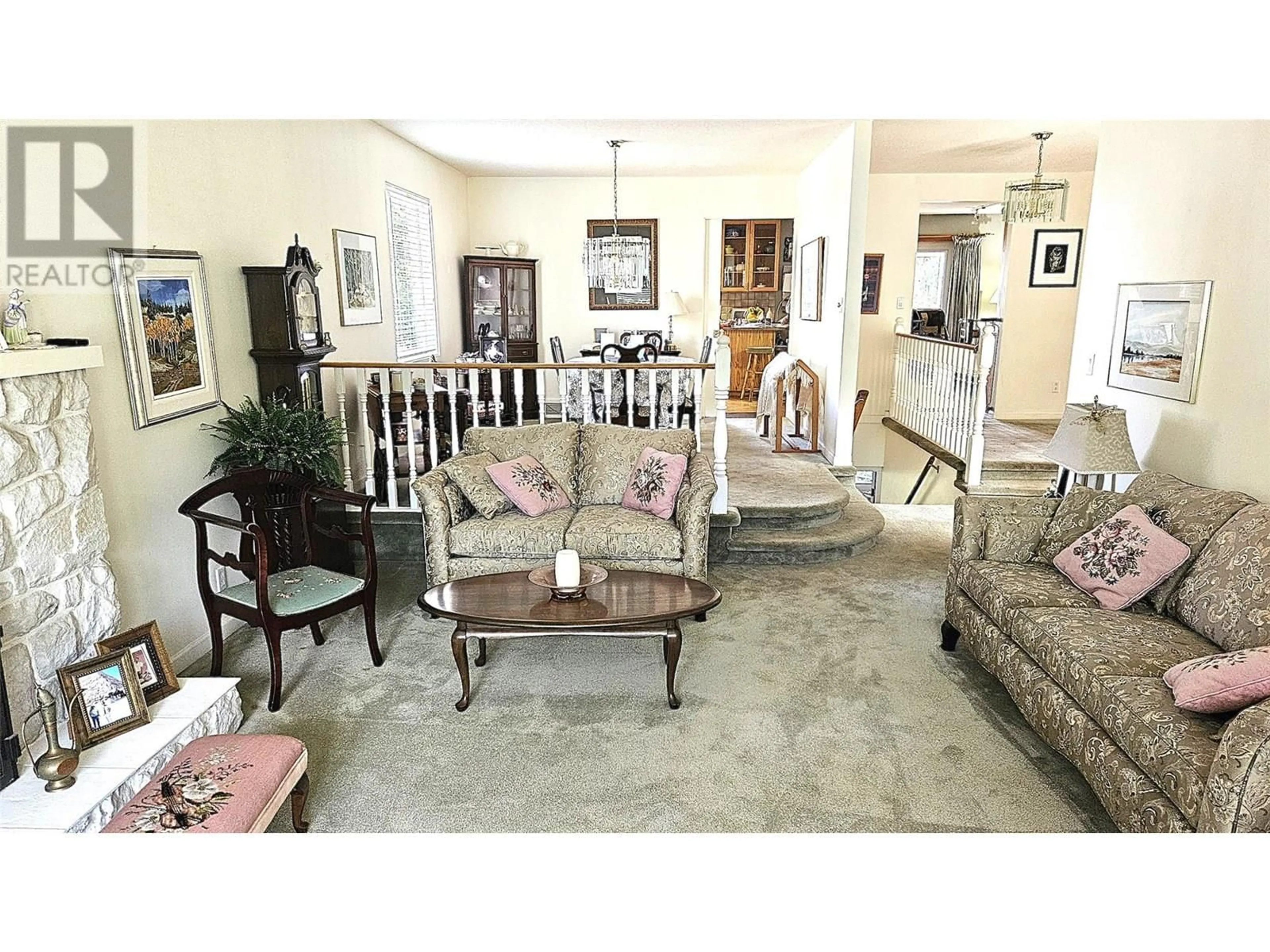 Living room with furniture, unknown for 112 MONMOUTH DRIVE, Kamloops British Columbia V2E1L8