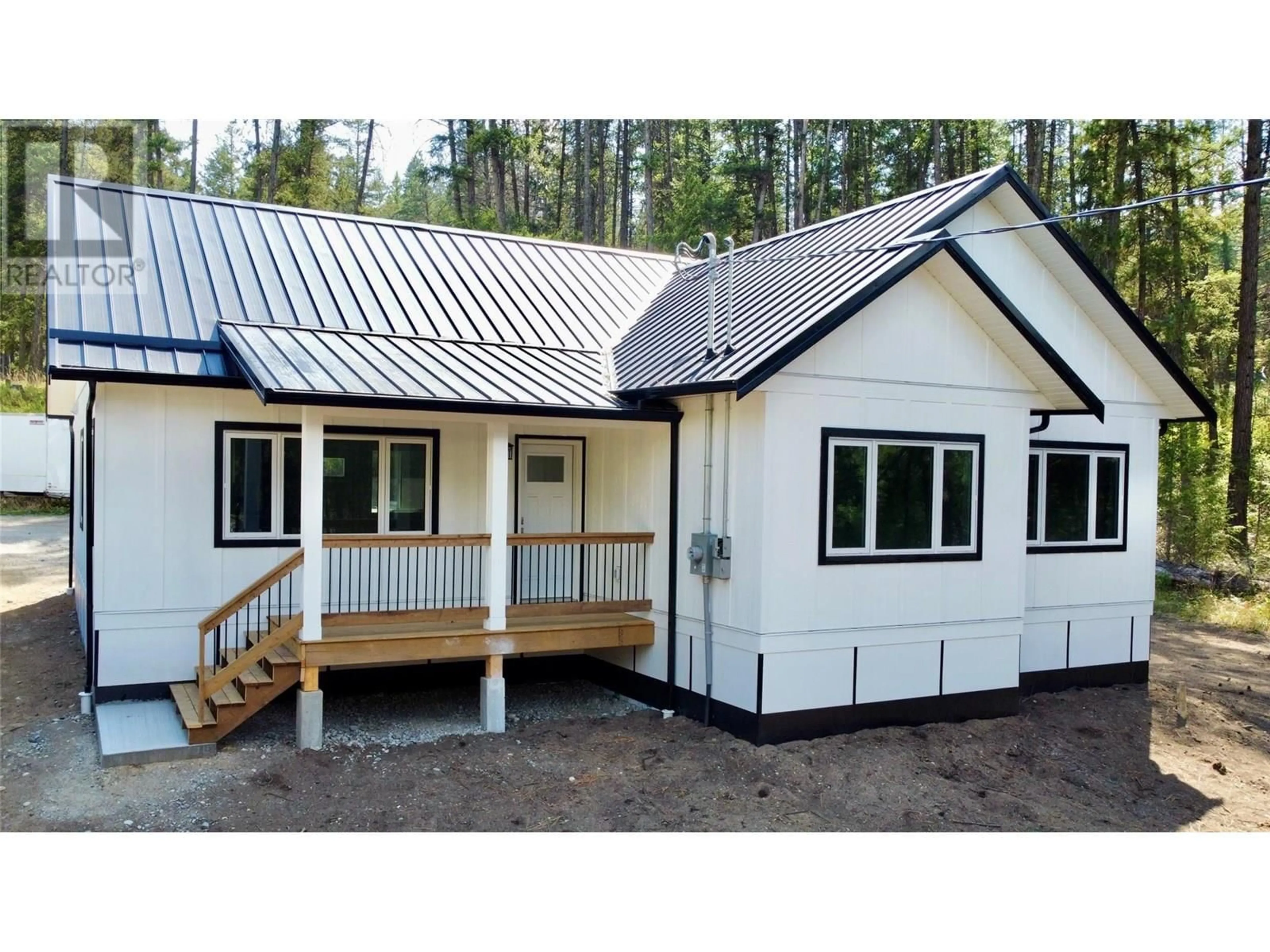 Home with vinyl exterior material, building for 160 3RD AVENUE, Christina Lake British Columbia V0H1E0