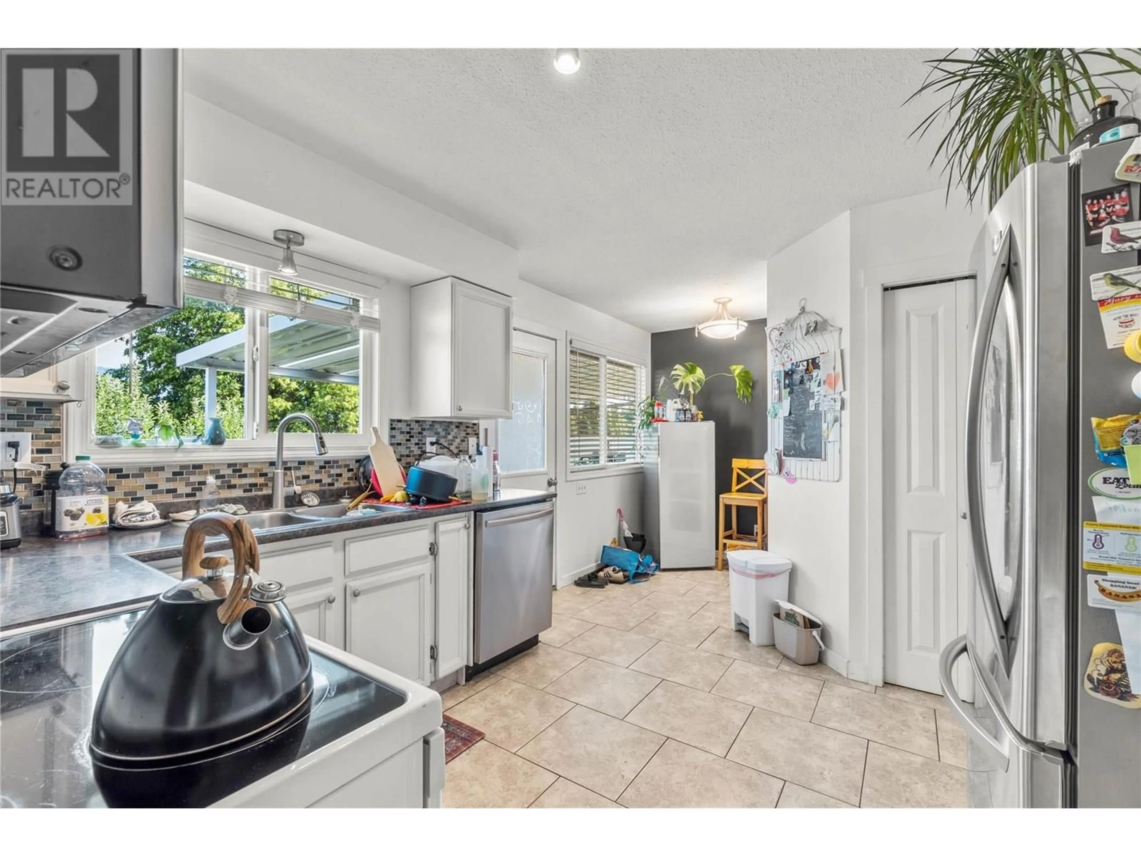Open concept kitchen, ceramic/tile floor for 2356 NECHAKO DRIVE, Kamloops British Columbia V2E1Z3